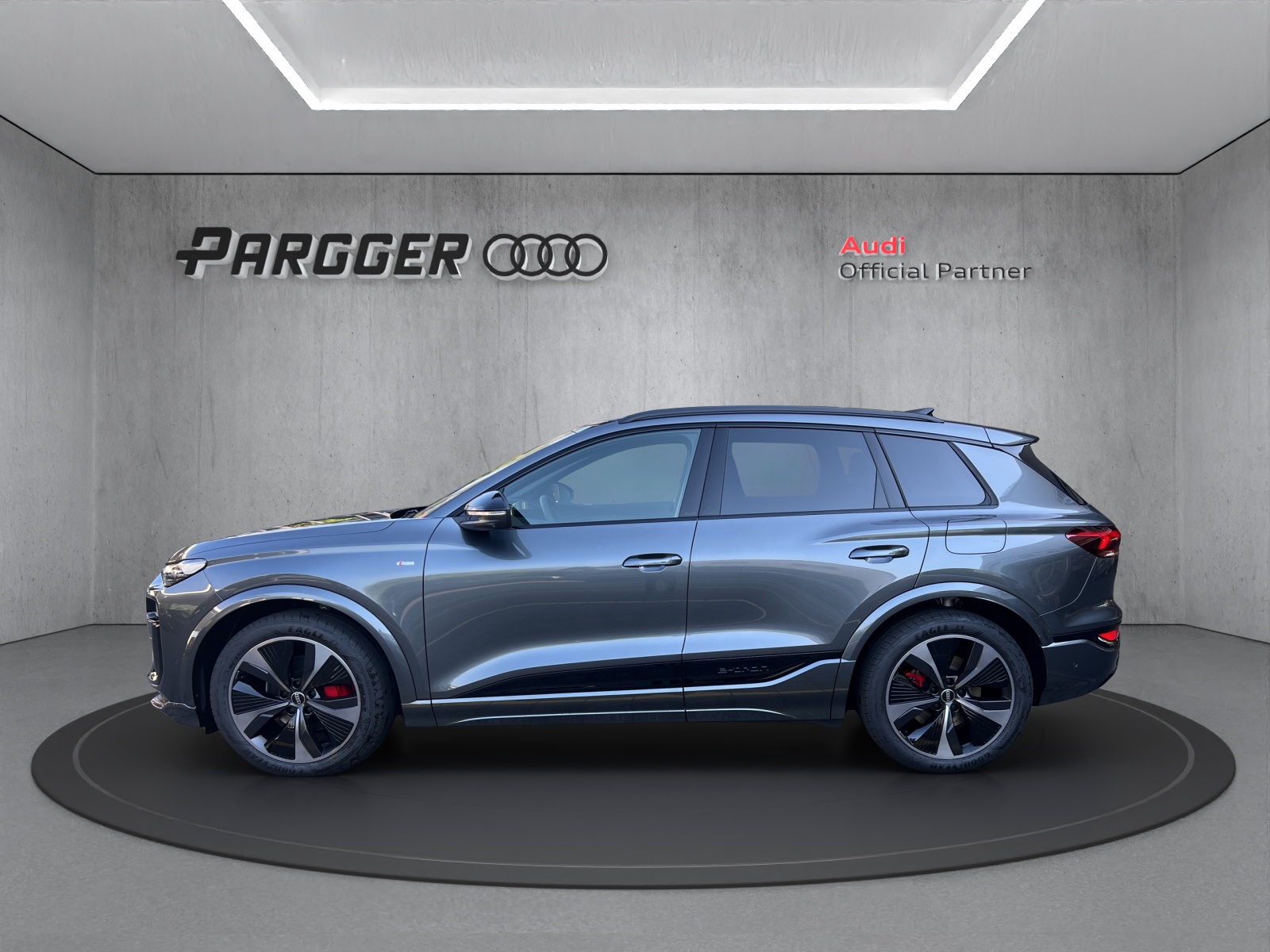 AUDI Q6 e-tron quattro-showroom-element-2