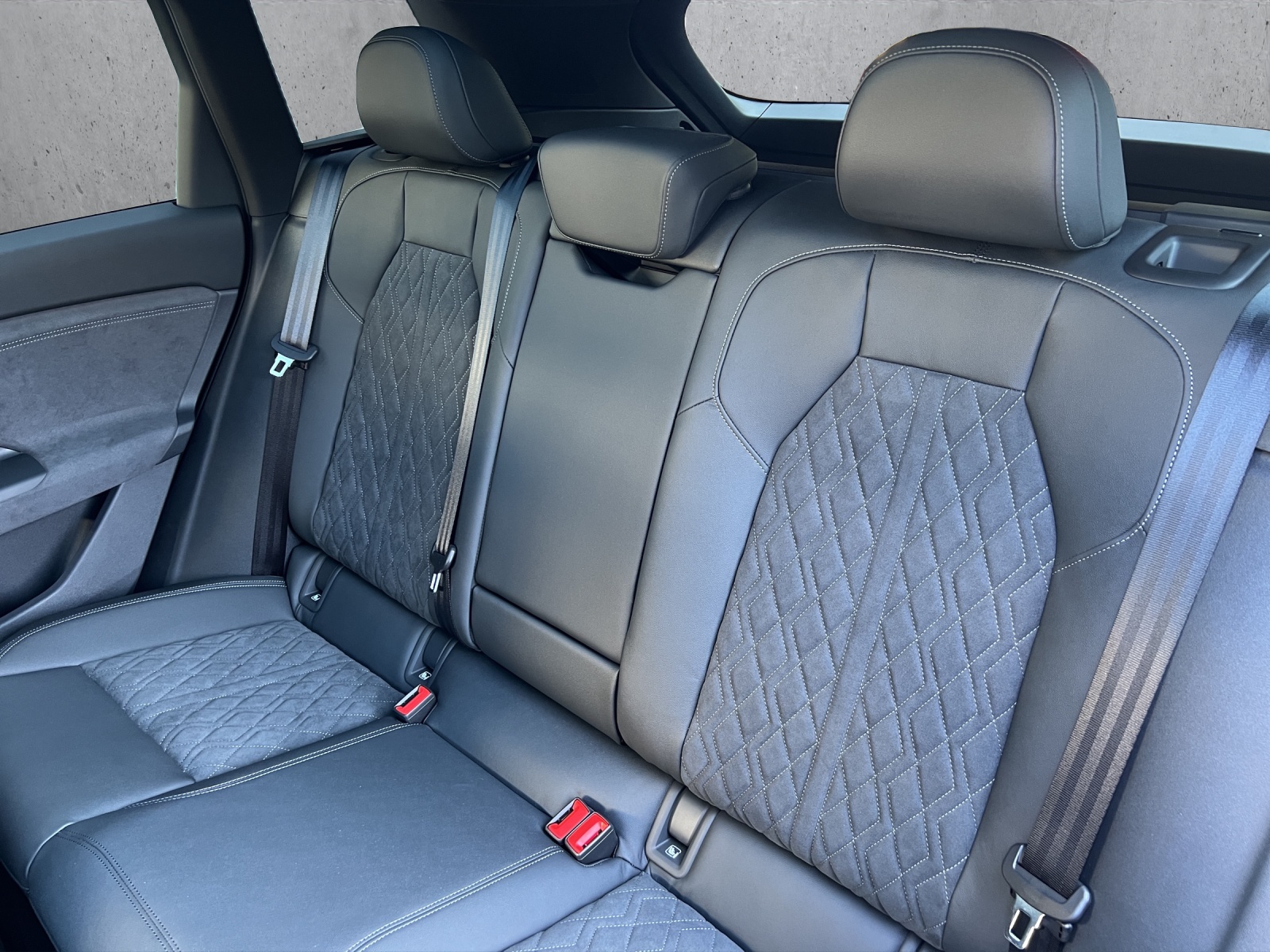 AUDI Q6 e-tron quattro-image-13
