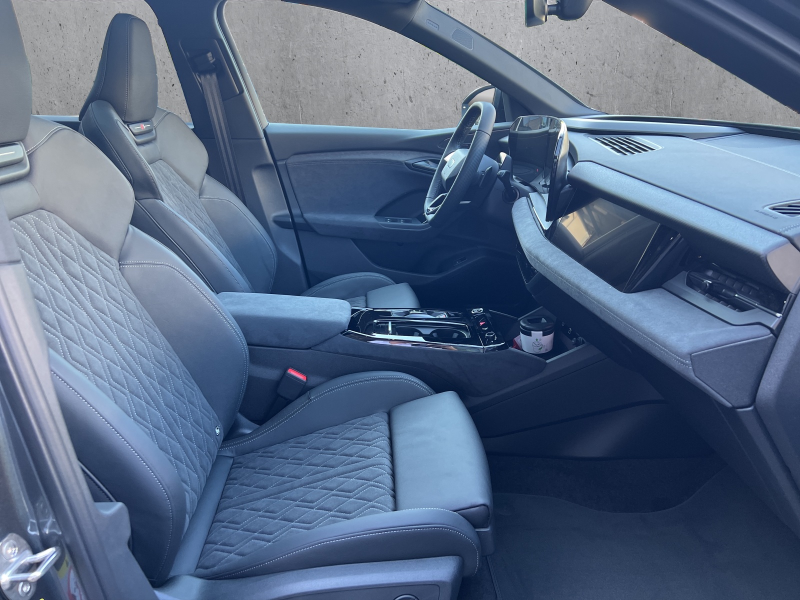 AUDI Q6 e-tron quattro-image-7