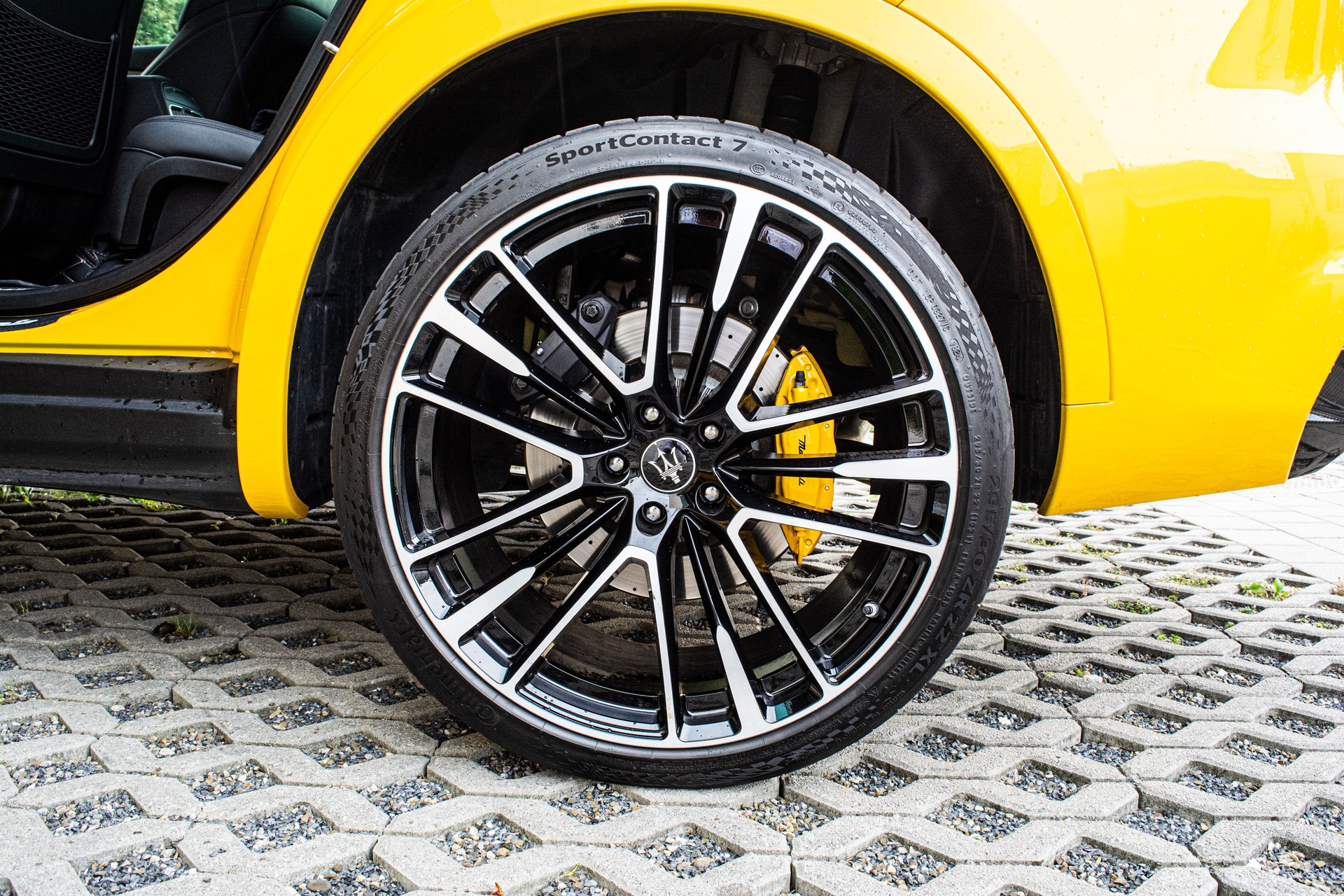 MASERATI Levante 3.8 V8 Trofeo Q4 Launch Edition "1 of 100"-image-26