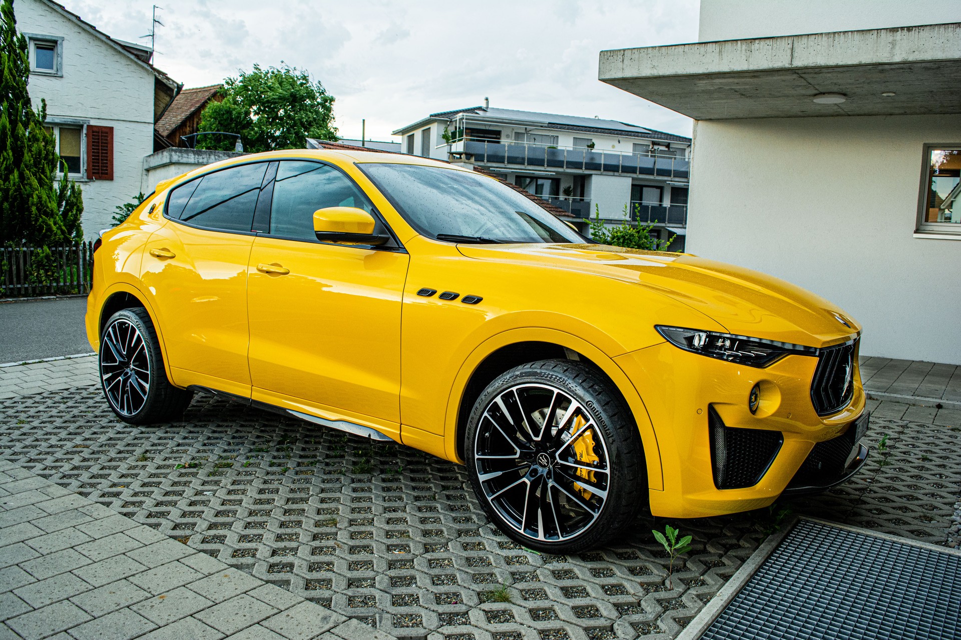 MASERATI Levante 3.8 V8 Trofeo Q4 Launch Edition "1 of 100"-image-8