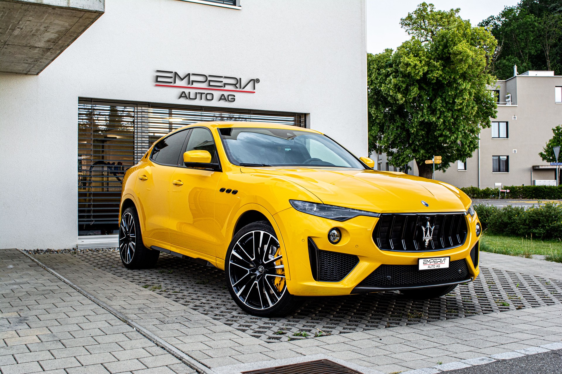 MASERATI Levante 3.8 V8 Trofeo Q4 Launch Edition "1 of 100"-image-1
