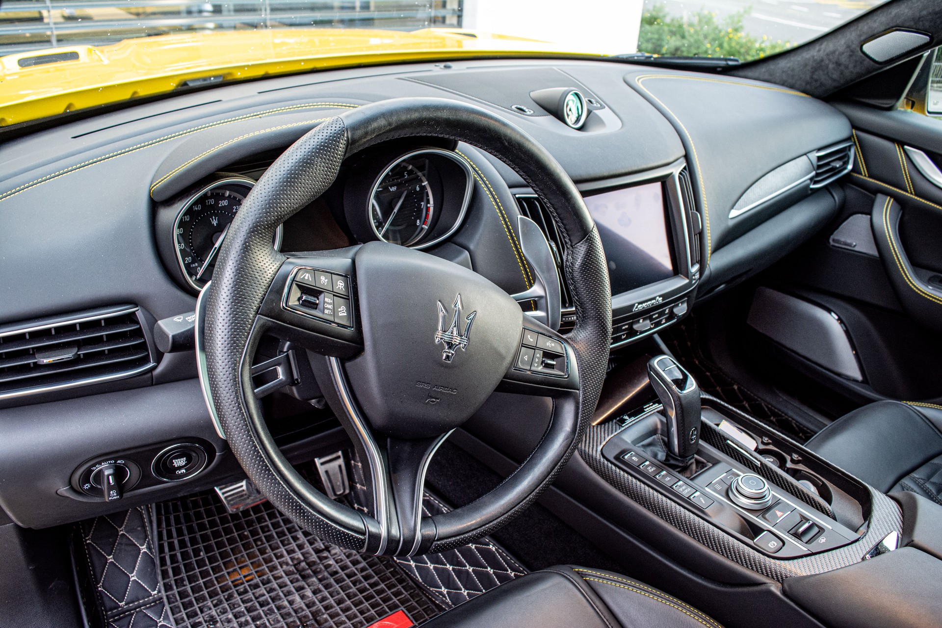 MASERATI Levante 3.8 V8 Trofeo Q4 Launch Edition "1 of 100"-image-12