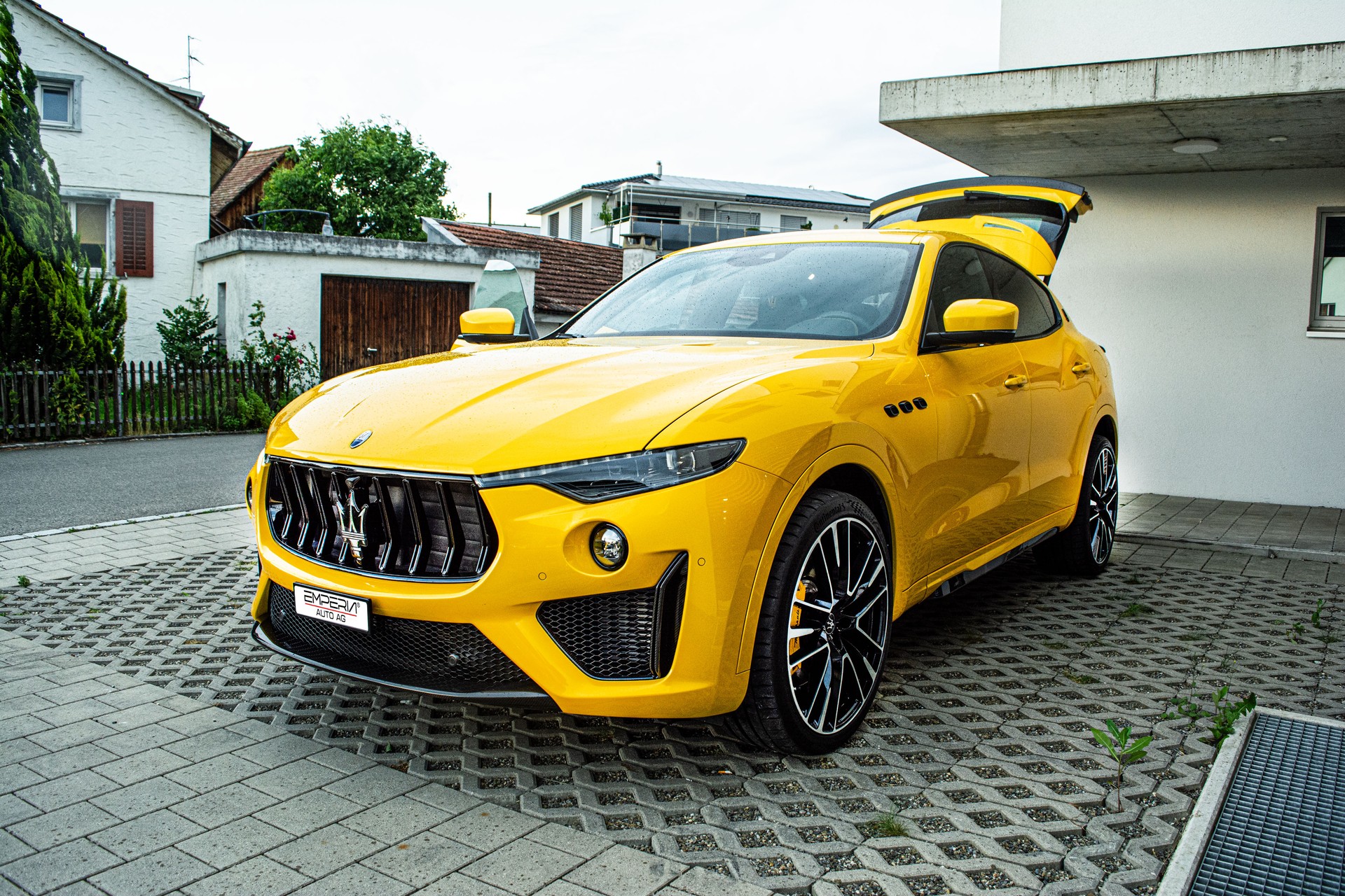 MASERATI Levante 3.8 V8 Trofeo Q4 Launch Edition "1 of 100"-image-11