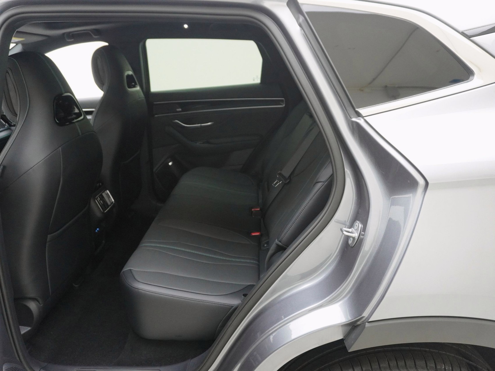 BYD Seal U DM-i Design AWD-image-13