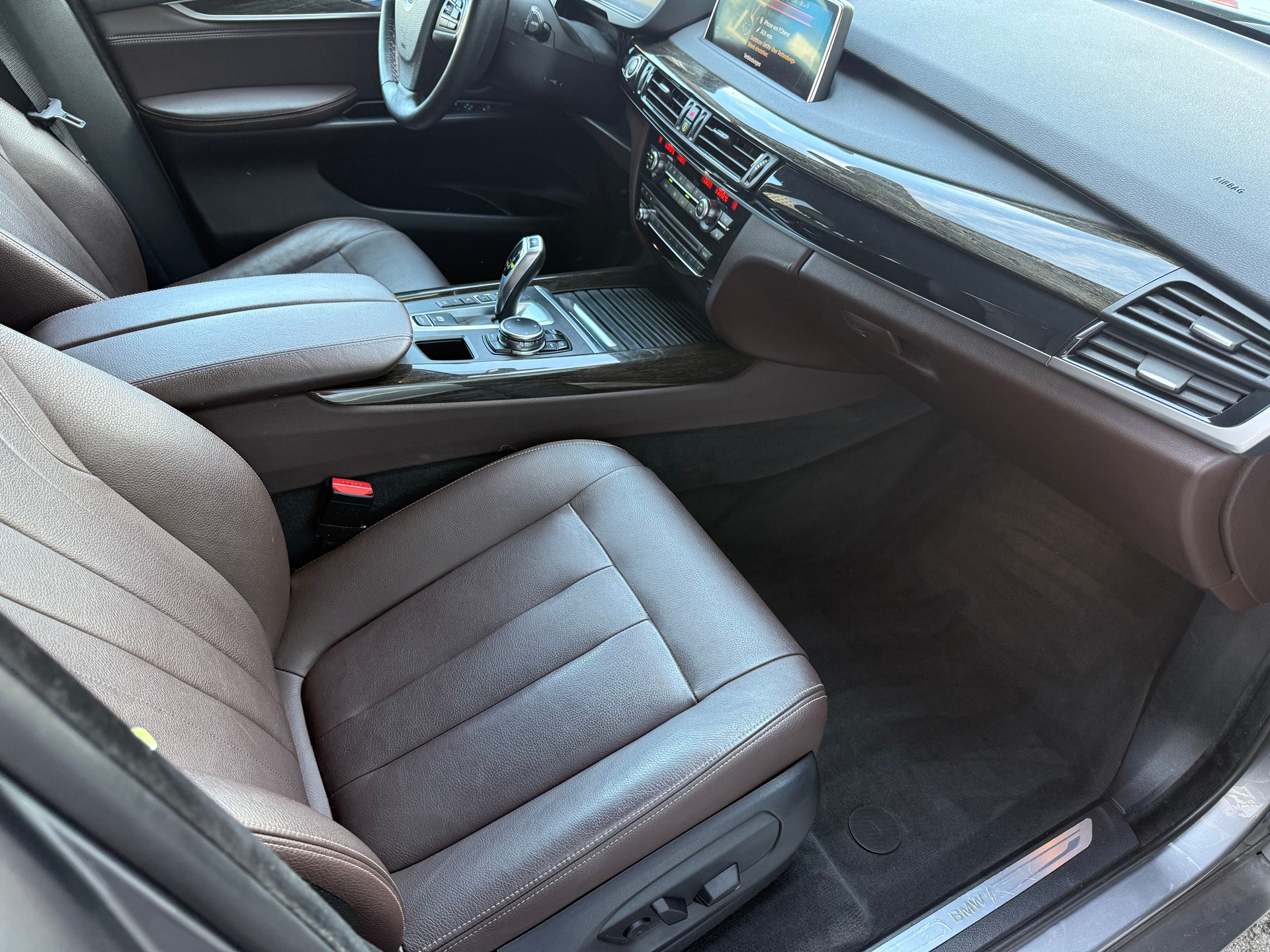 BMW X5 xDrive 30d Steptronic-image-14