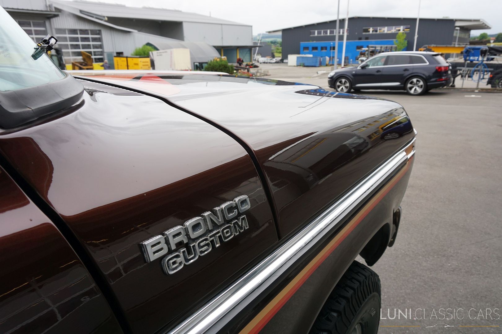 FORD Bronco-image-16