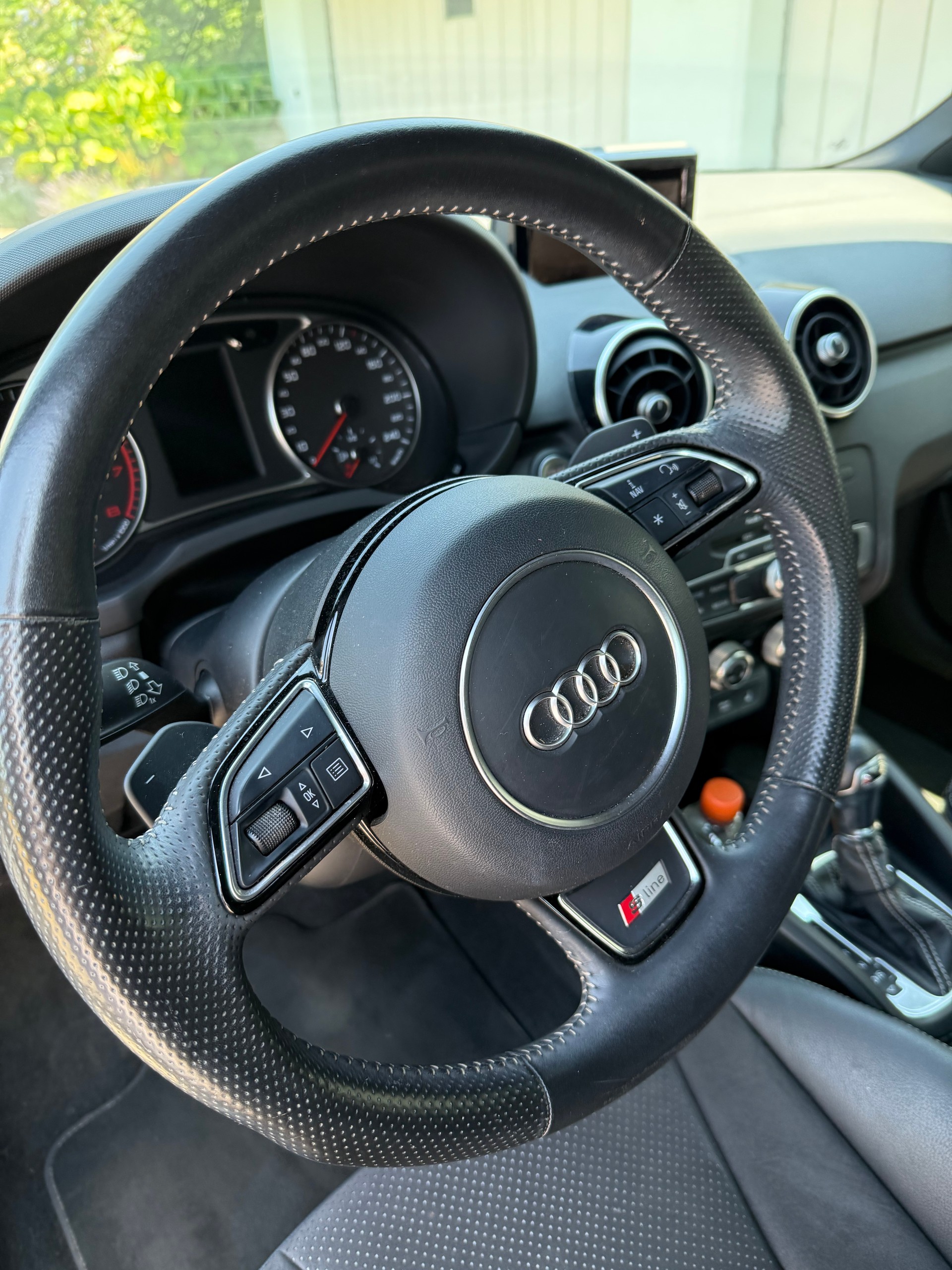 AUDI 1.4 TFSI COD Sport S-Tronic-image-3