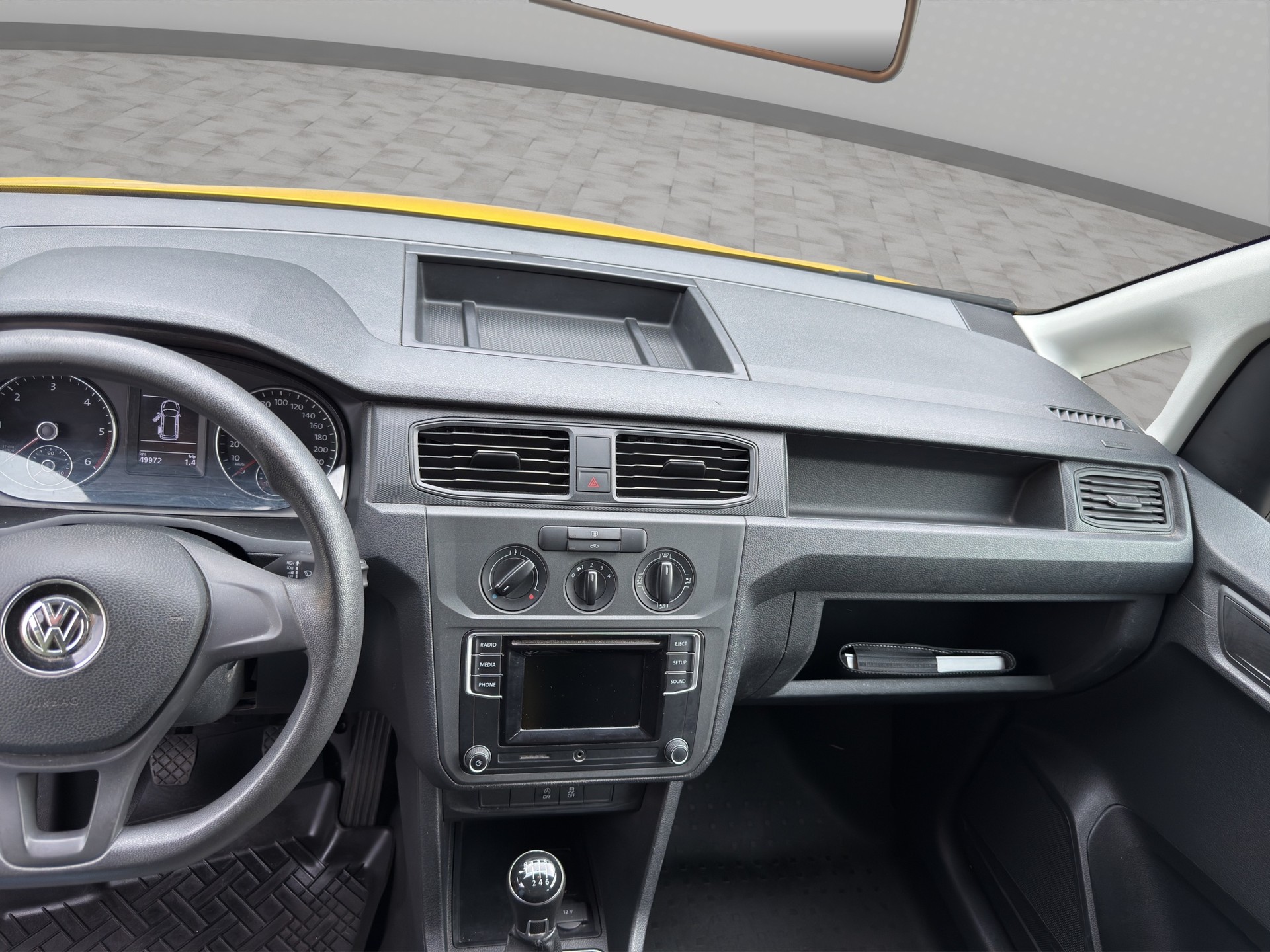 VW Caddy 2.0TDI 4Motion BlueMotion Technology-image-13