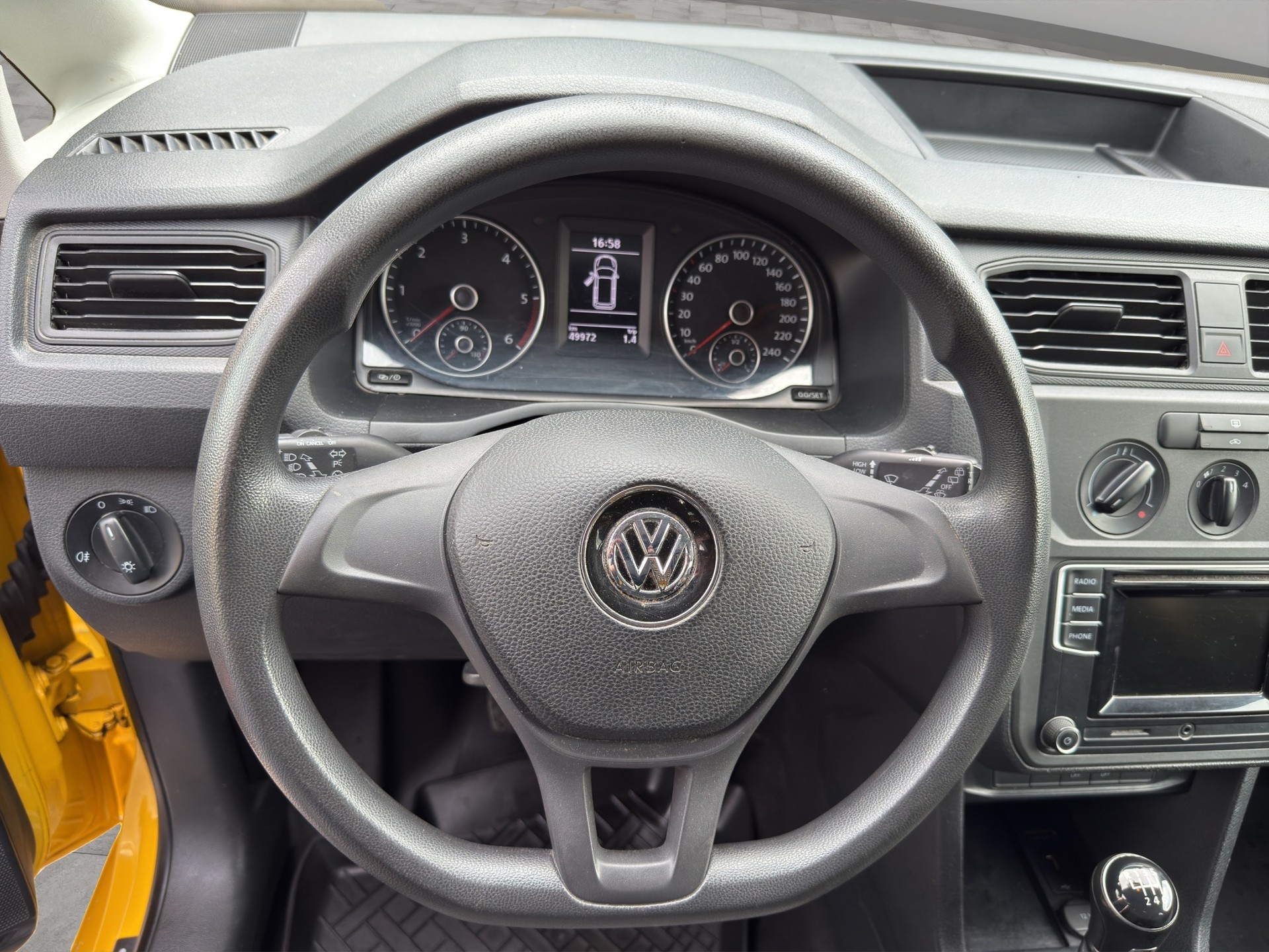 VW Caddy 2.0TDI 4Motion BlueMotion Technology-image-9