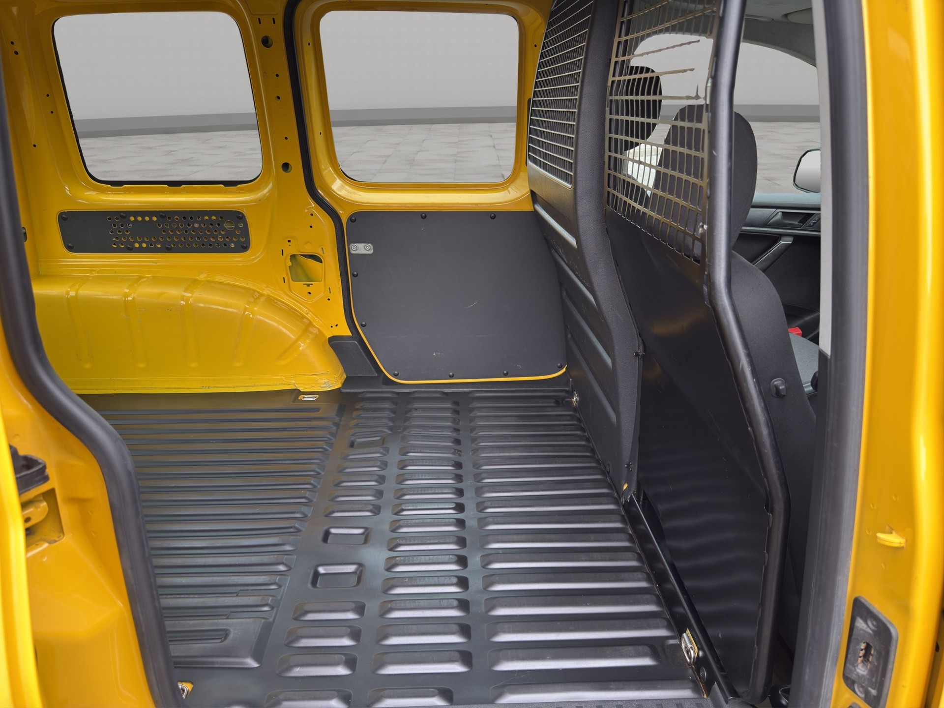 VW Caddy 2.0TDI 4Motion BlueMotion Technology-image-18
