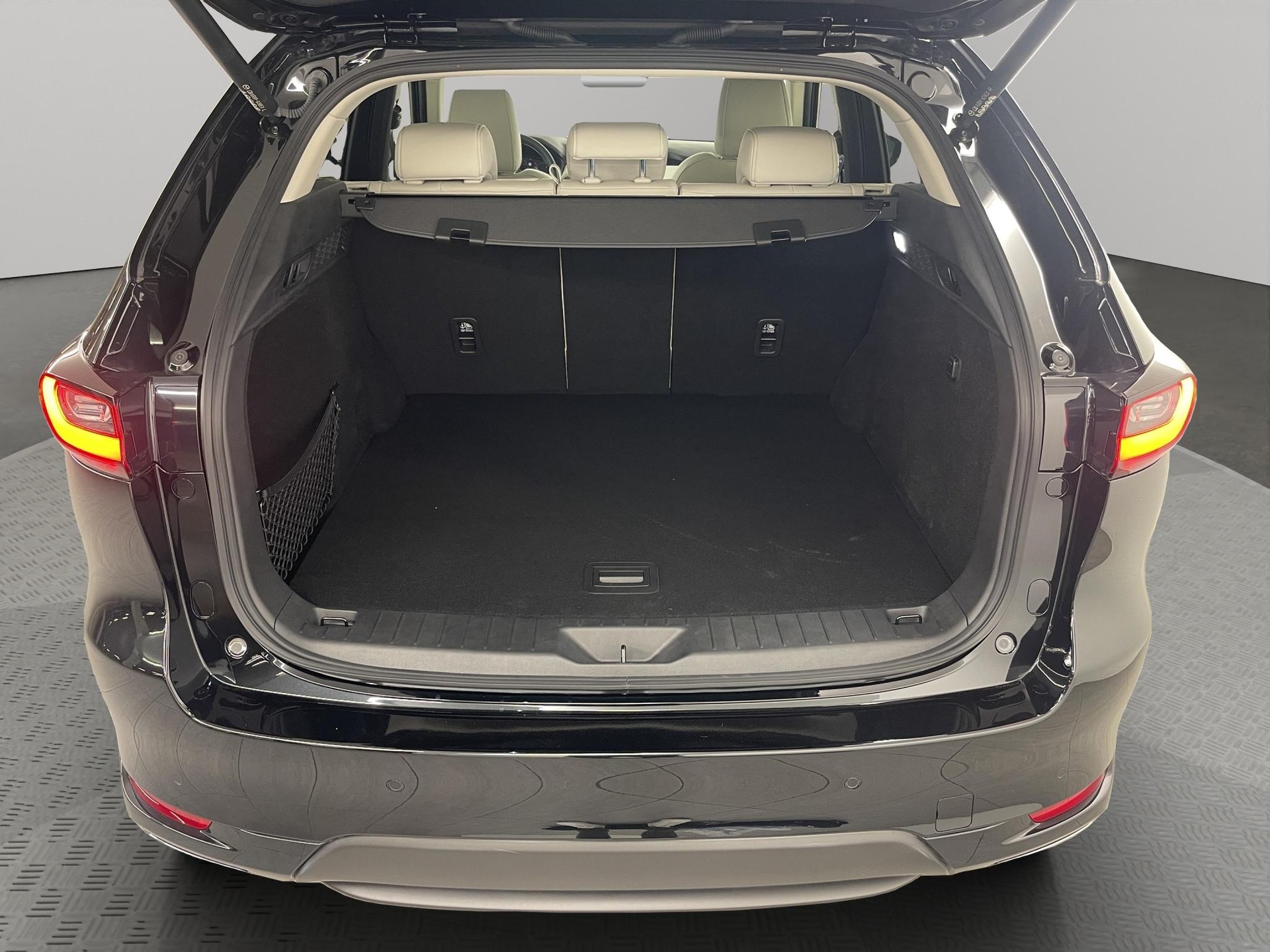 MAZDA CX-60 2.5 PHEV Takumi-image-4