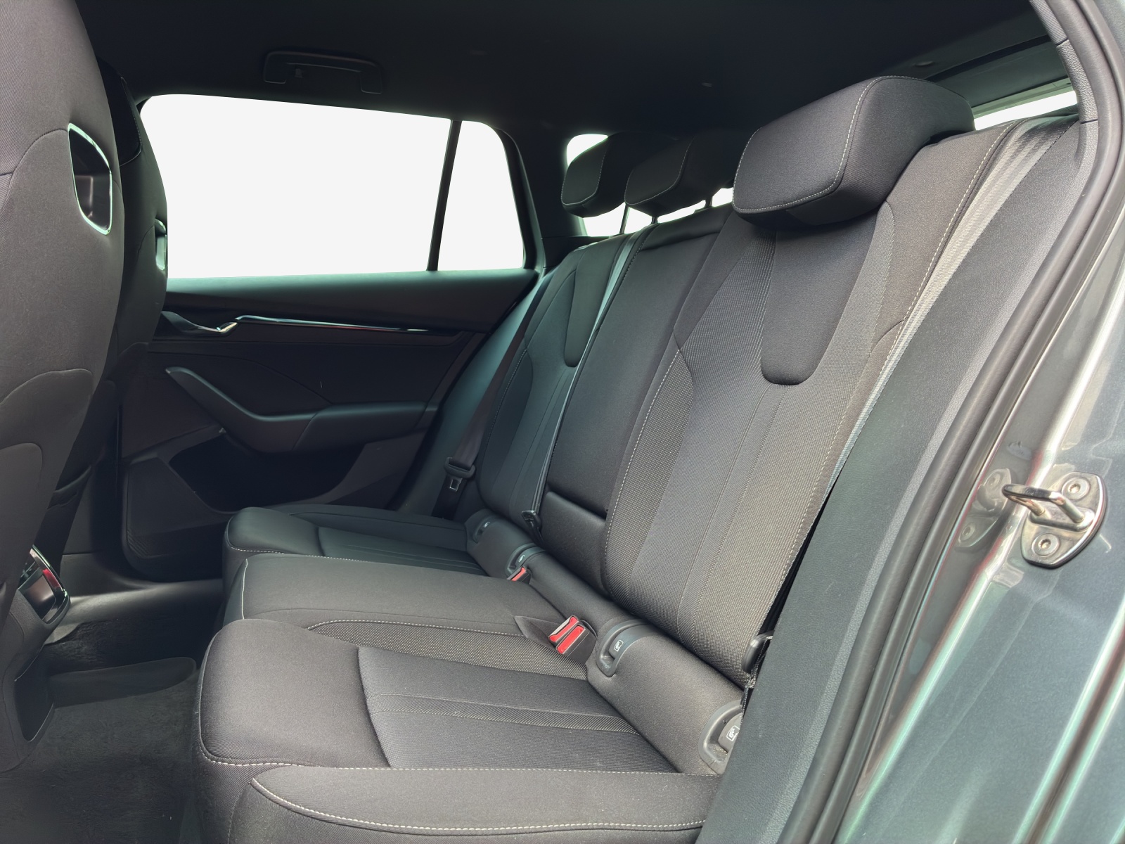 SKODA Octavia Combi 2.0 TSI SportLine DSG 4x4-image-11