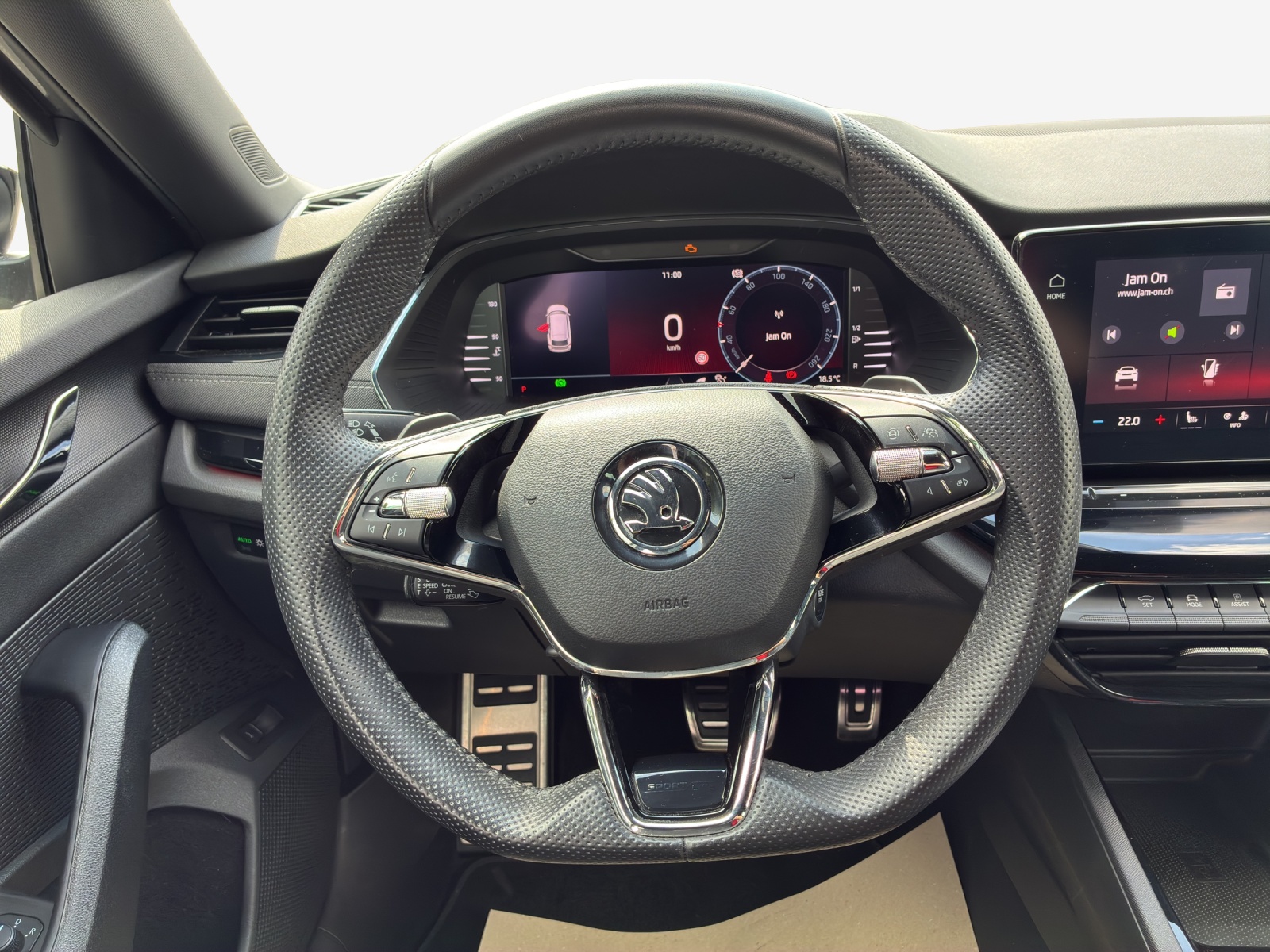 SKODA Octavia Combi 2.0 TSI SportLine DSG 4x4-image-9