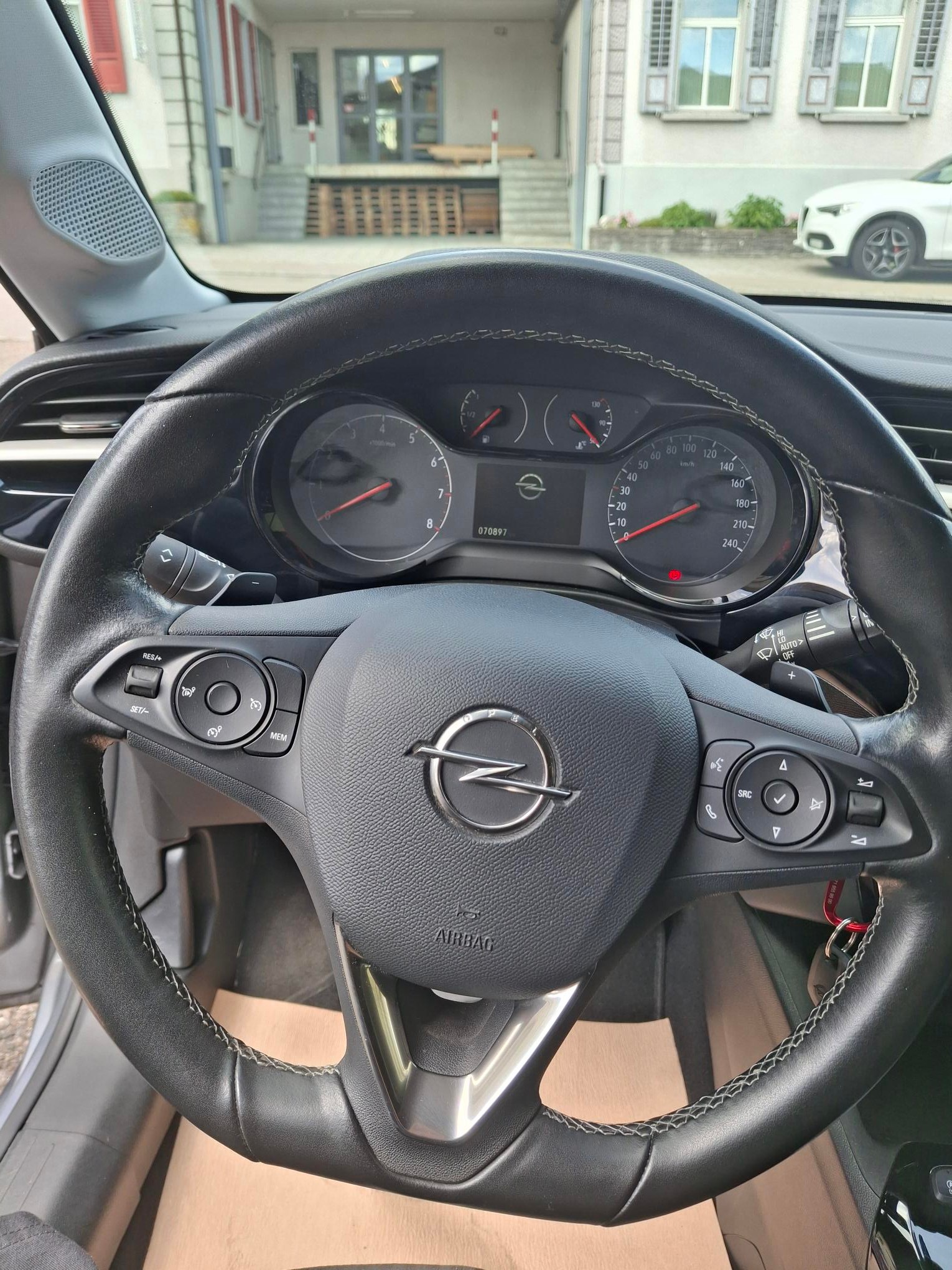 OPEL Corsa 1.2 TP Edition-image-9
