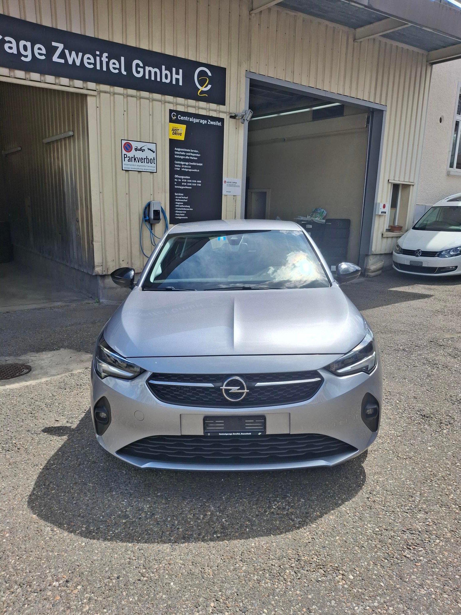OPEL Corsa 1.2 TP Edition-image-1