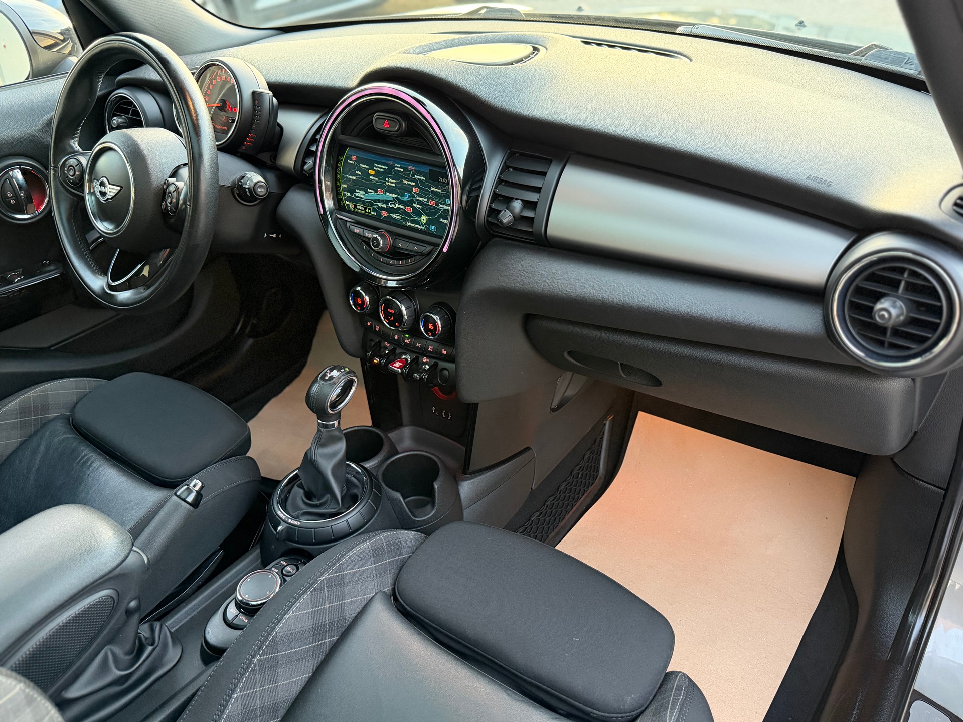 MINI Cooper Classic Edition Steptronic-image-12