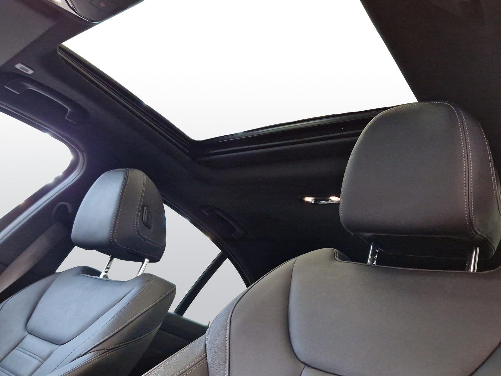 BMW 330e xDrive M Sport-image-17
