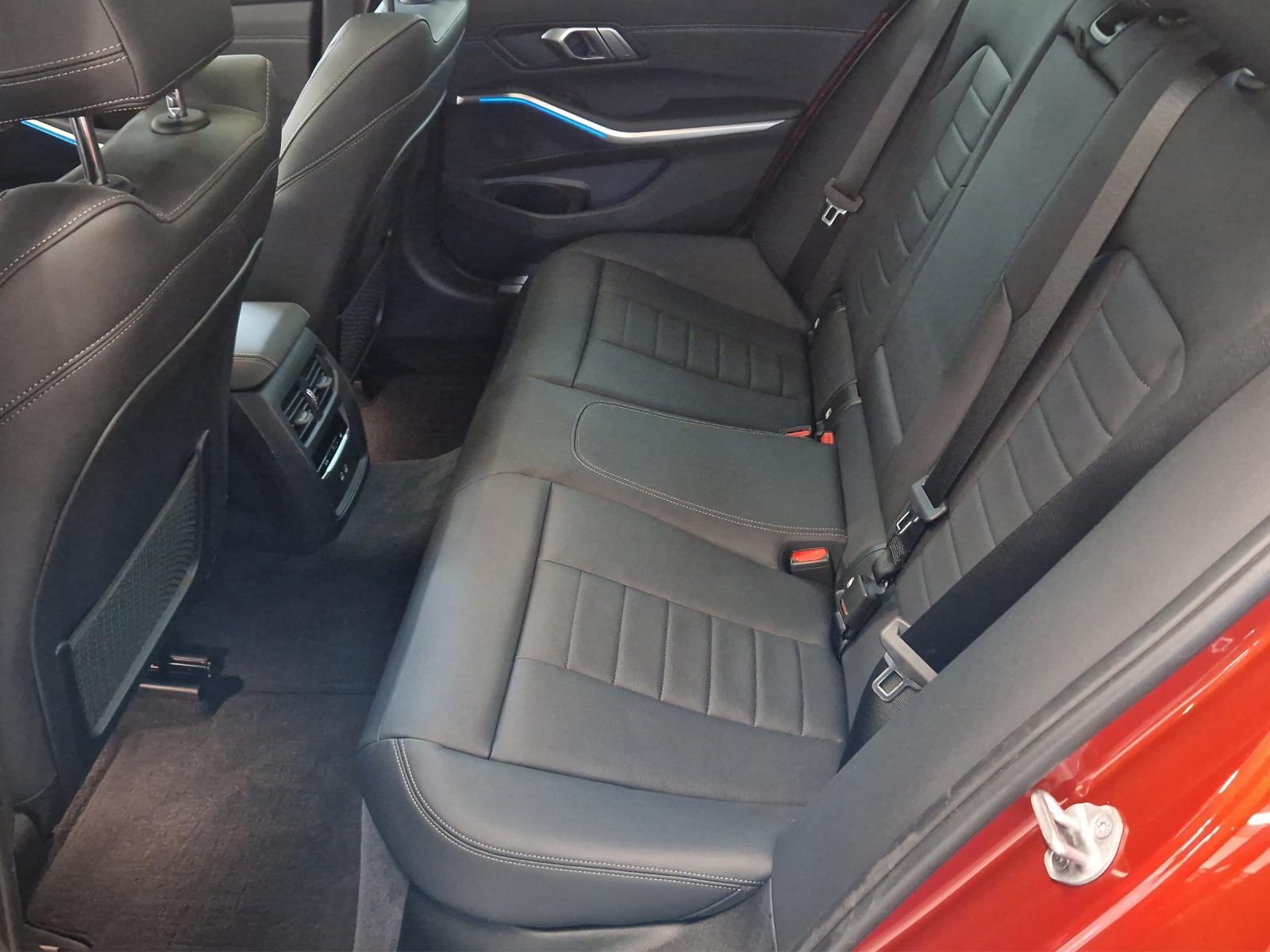 BMW 330e xDrive M Sport-image-24