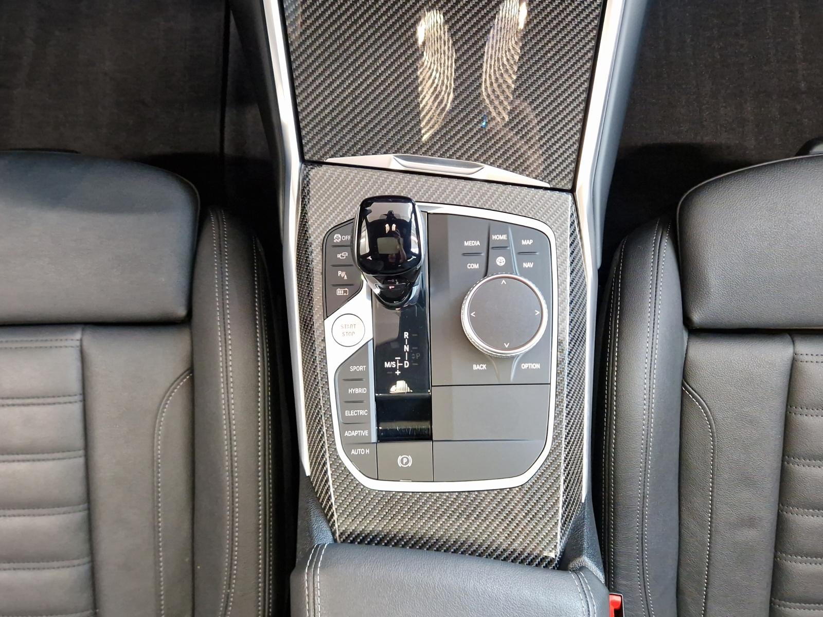 BMW 330e xDrive M Sport-image-13