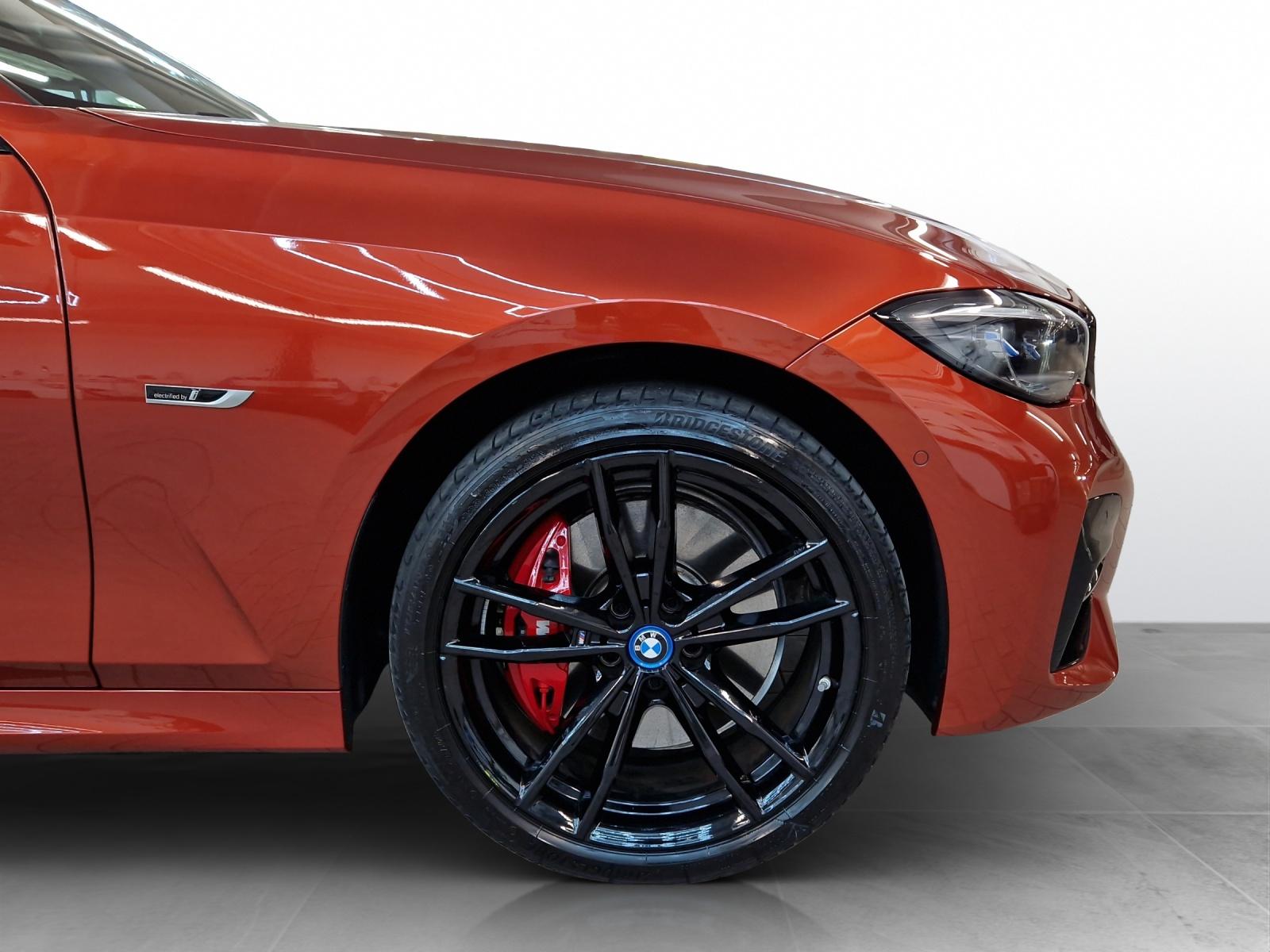 BMW 330e xDrive M Sport-image-8