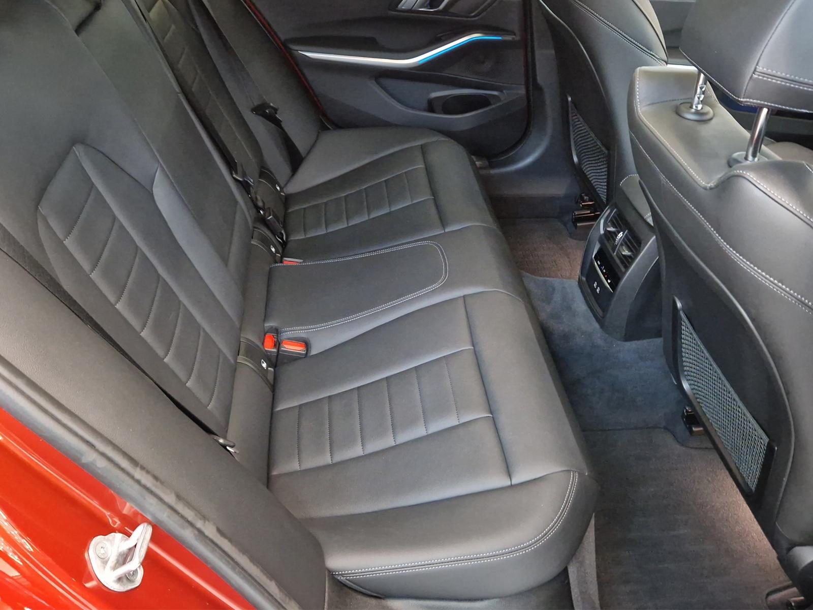 BMW 330e xDrive M Sport-image-21