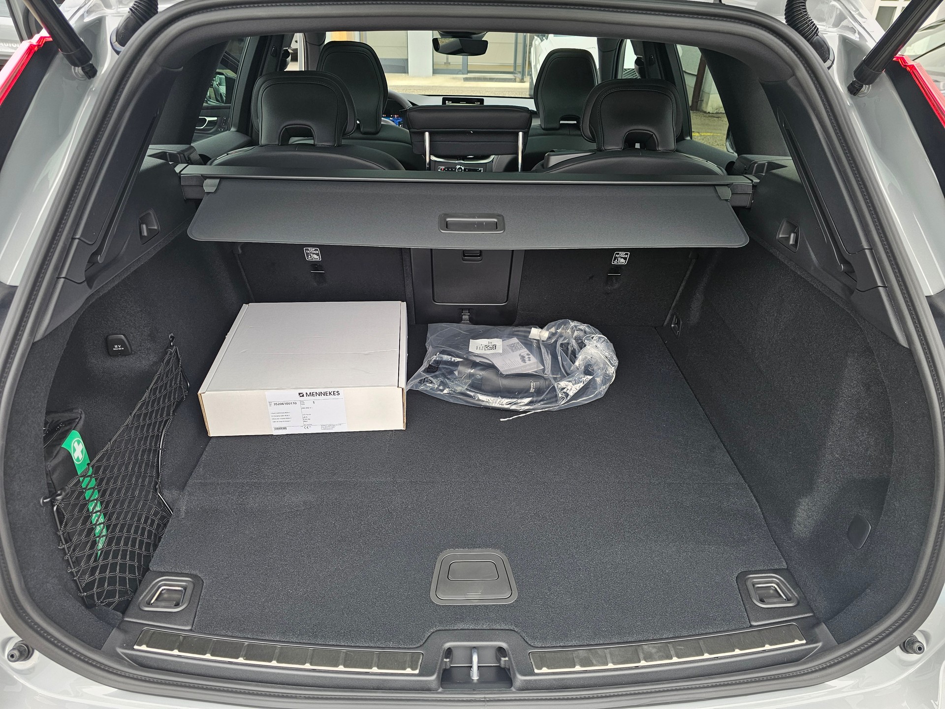 VOLVO XC60 T8 eAWD PluginHybrid Black Edition Geartronic-image-18