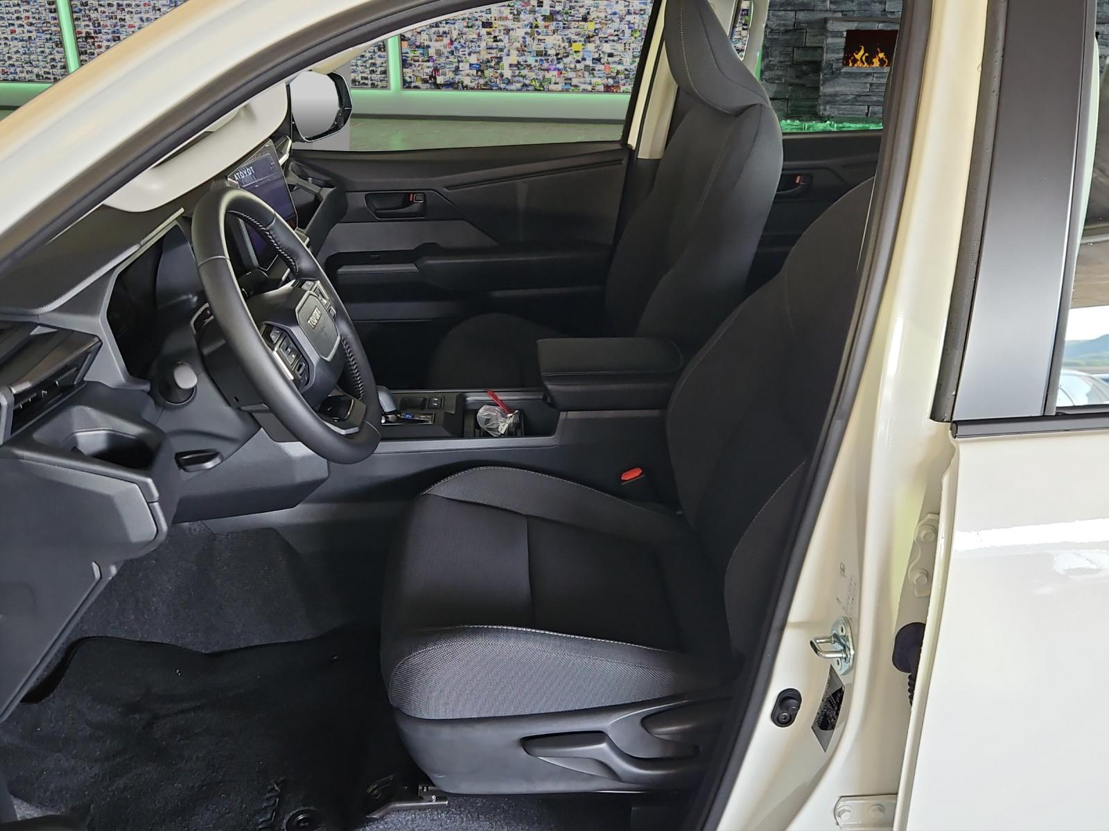 TOYOTA Hilux Double Cab.-Pick-up 59KWh Comfort-image-8