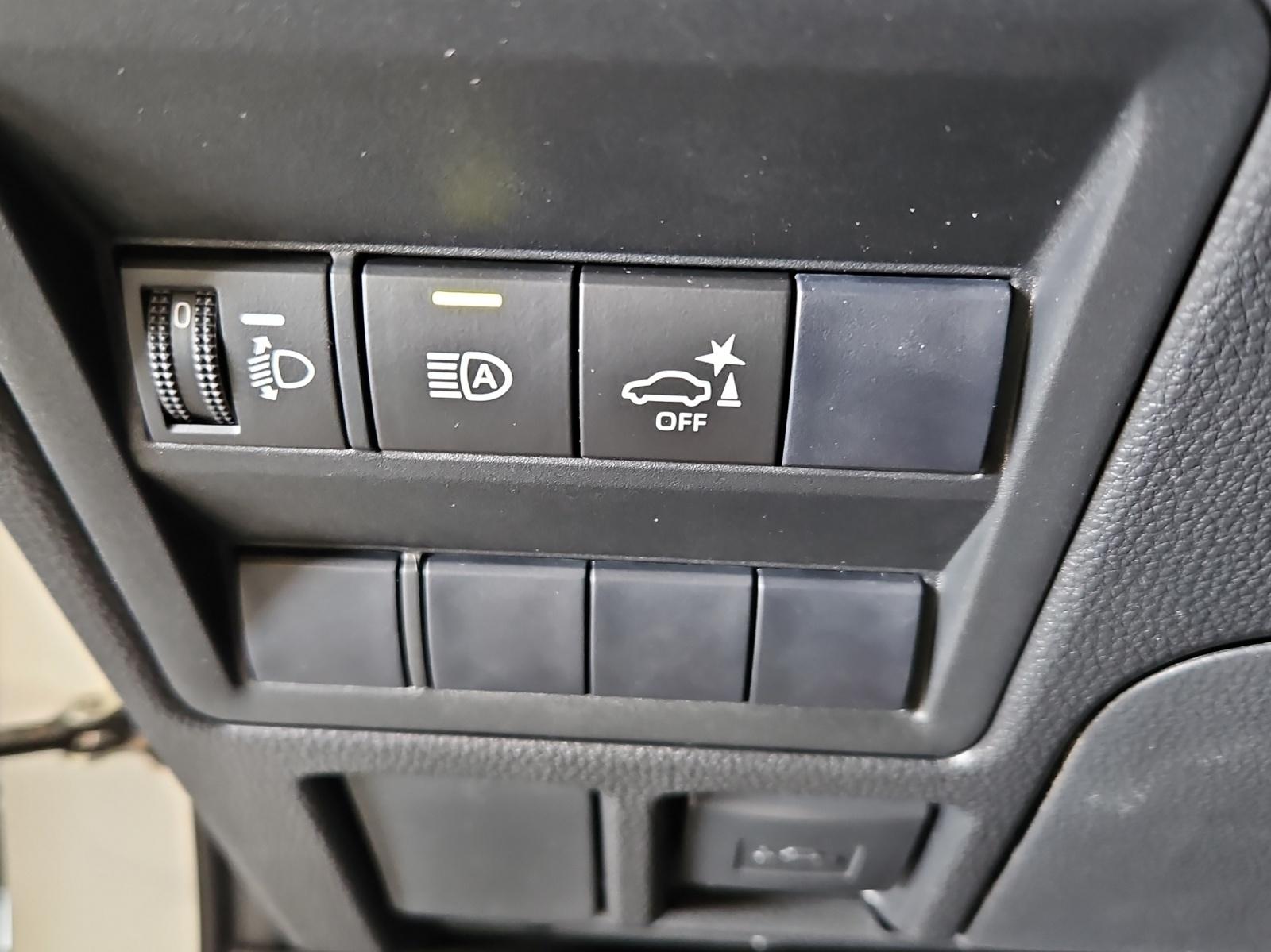 TOYOTA Hilux Double Cab.-Pick-up 59KWh Comfort-image-12