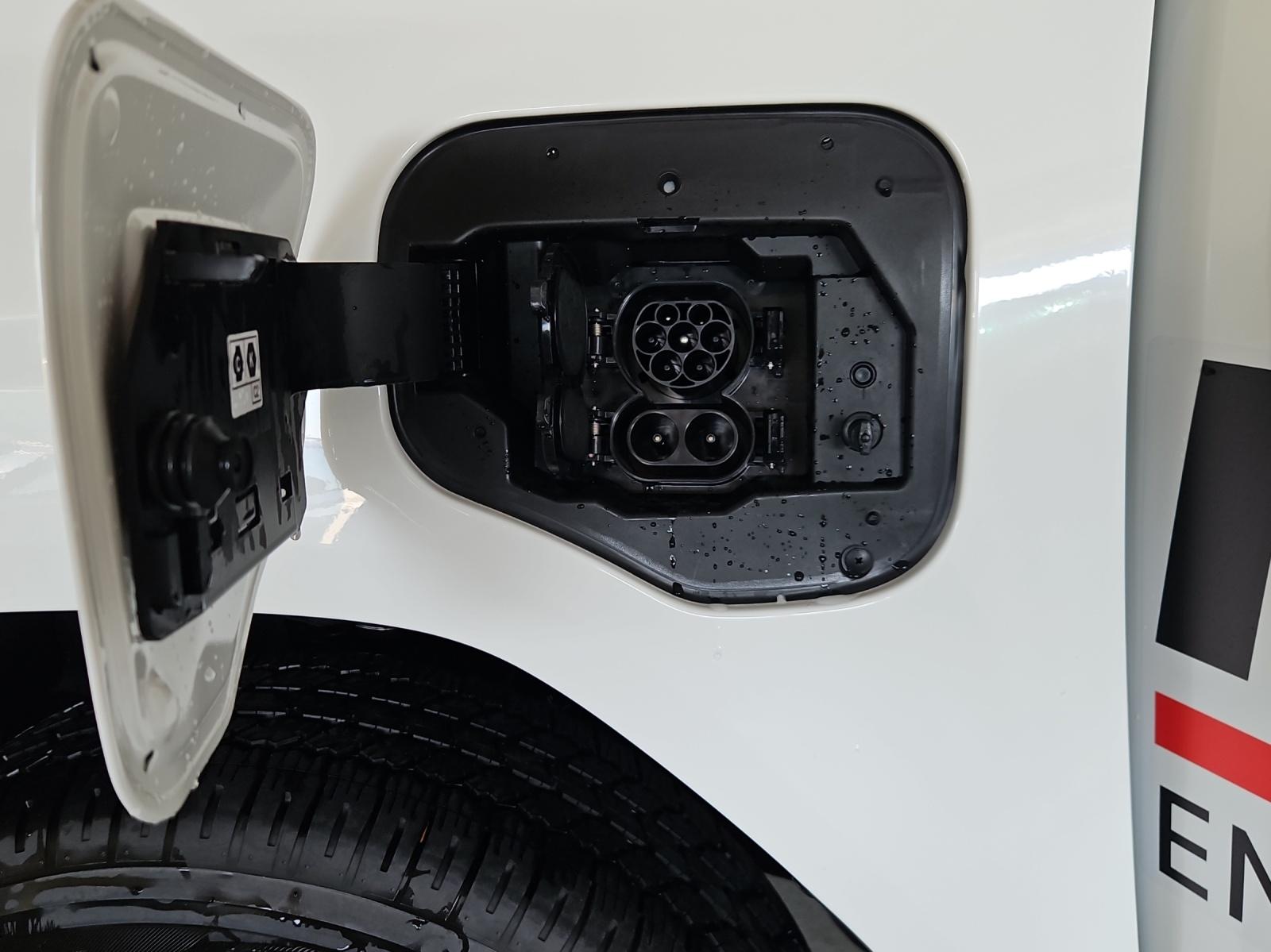 TOYOTA Hilux Double Cab.-Pick-up 59KWh Comfort-image-21