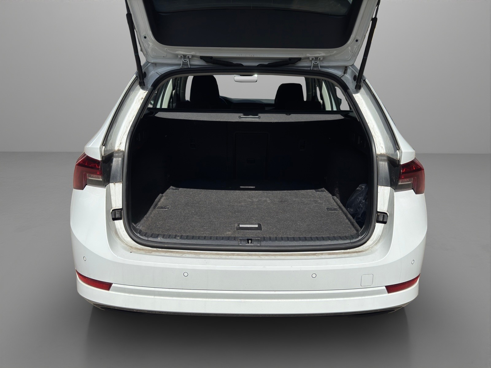 SKODA Octavia Combi 2.0 TDI DSG Ambition 4x4-image-11