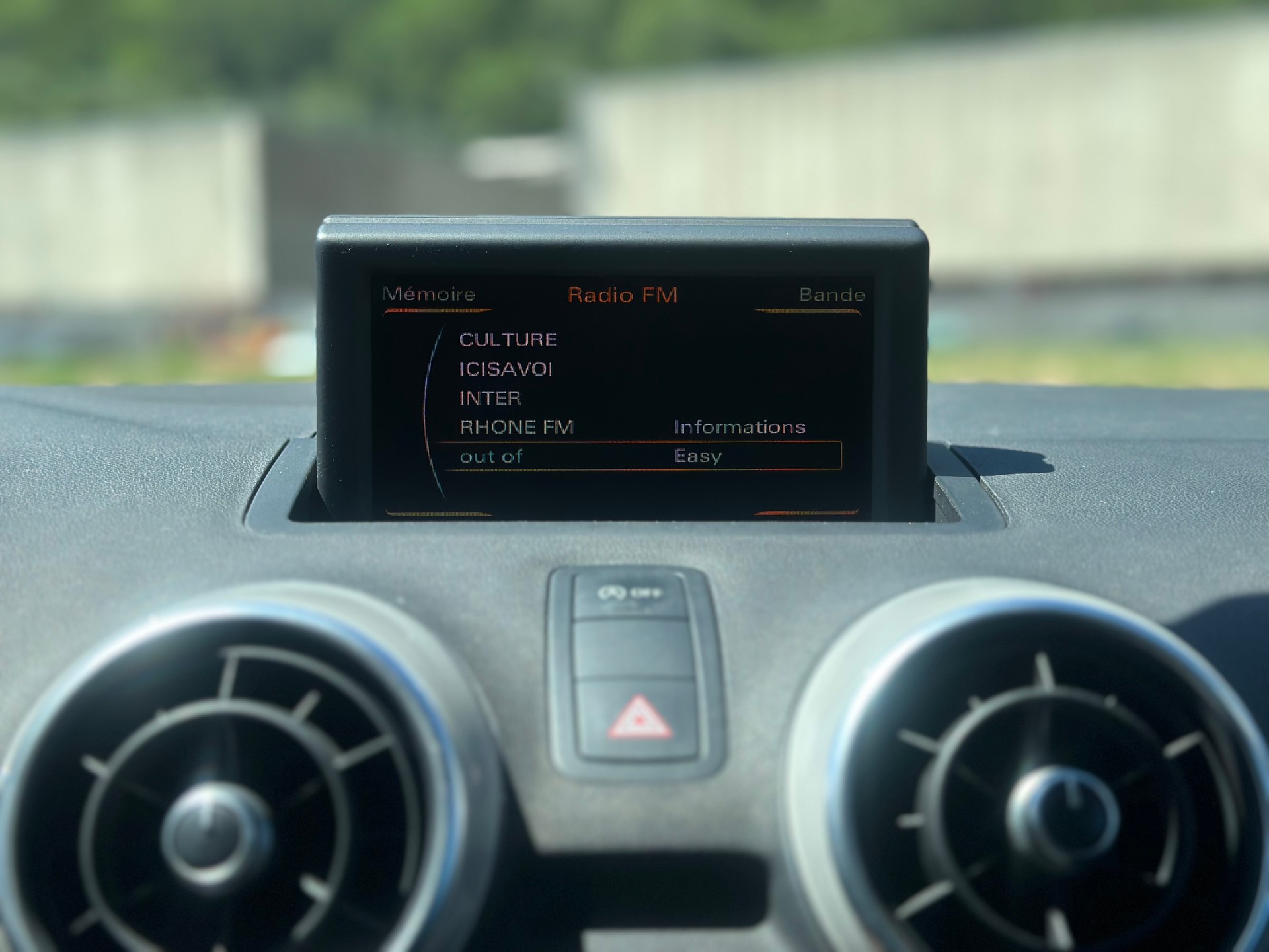 AUDI A1 1.4 TFSI Ambition S-tronic-image-22