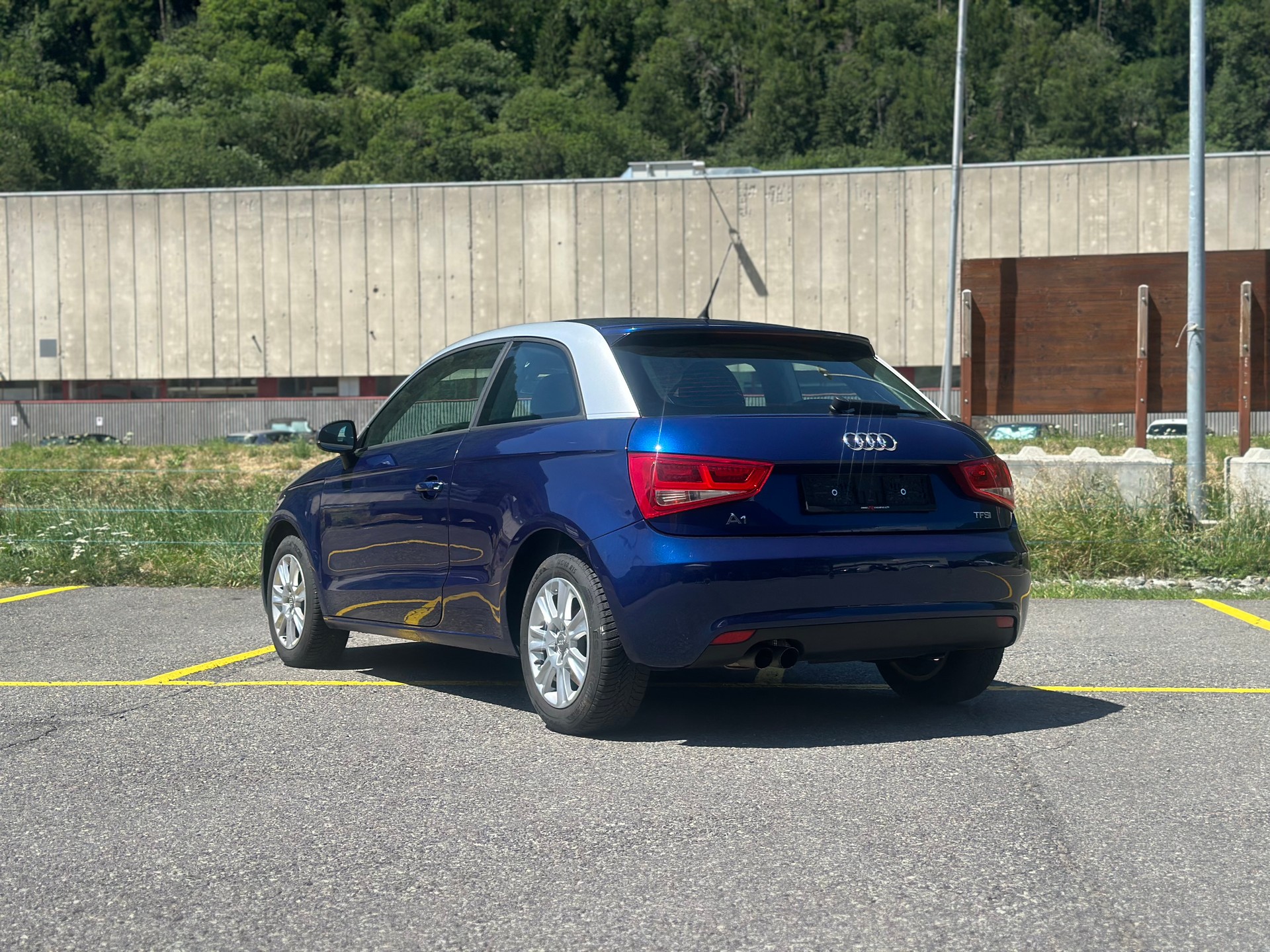 AUDI A1 1.4 TFSI Ambition S-tronic-image-7