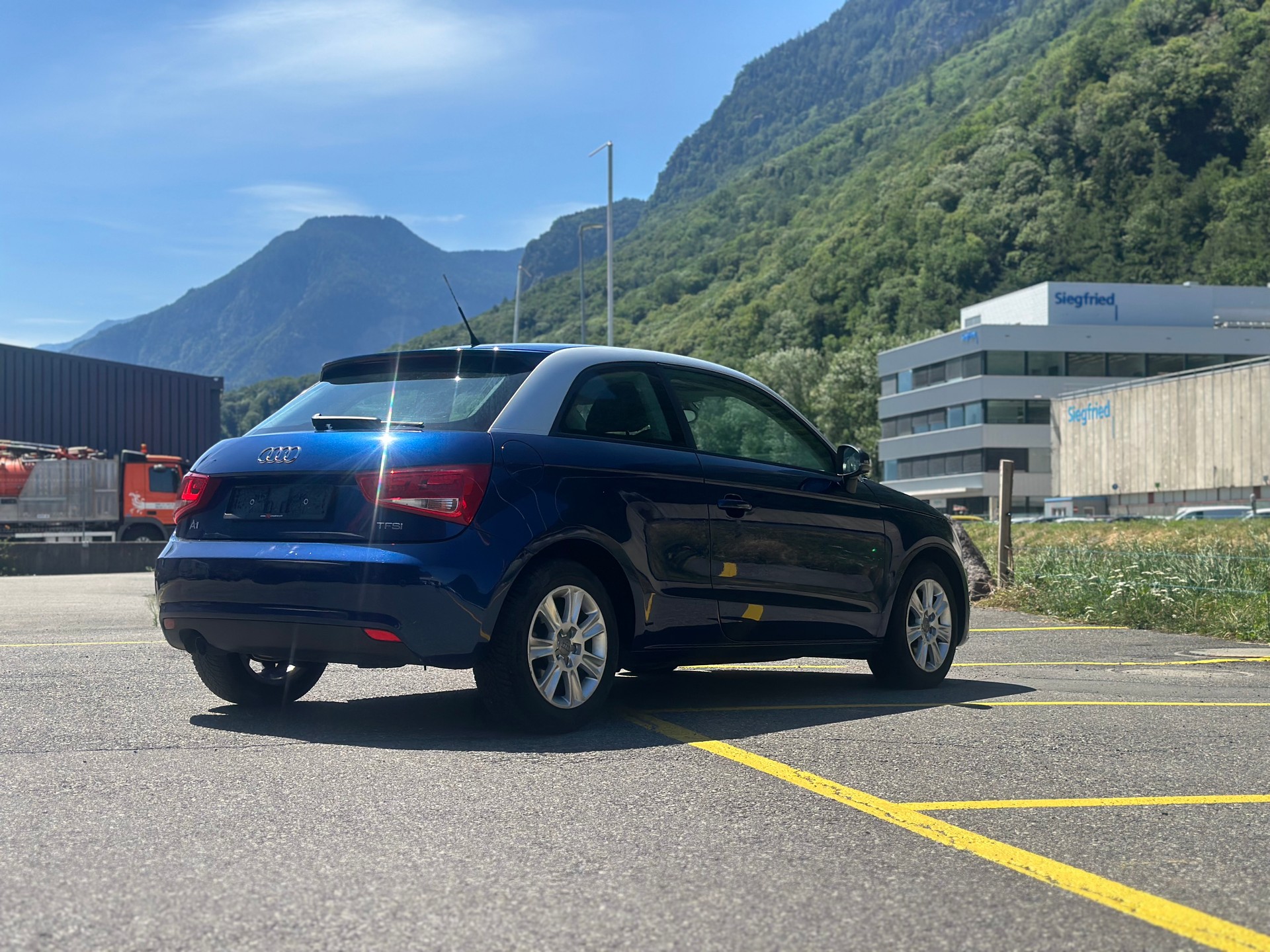 AUDI A1 1.4 TFSI Ambition S-tronic-image-5