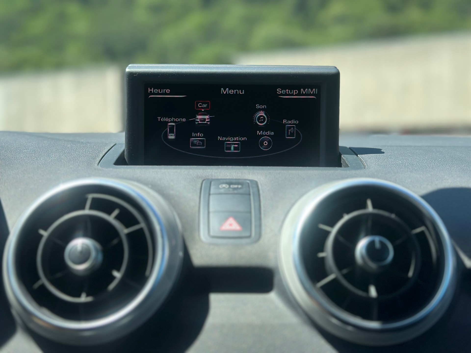 AUDI A1 1.4 TFSI Ambition S-tronic-image-21