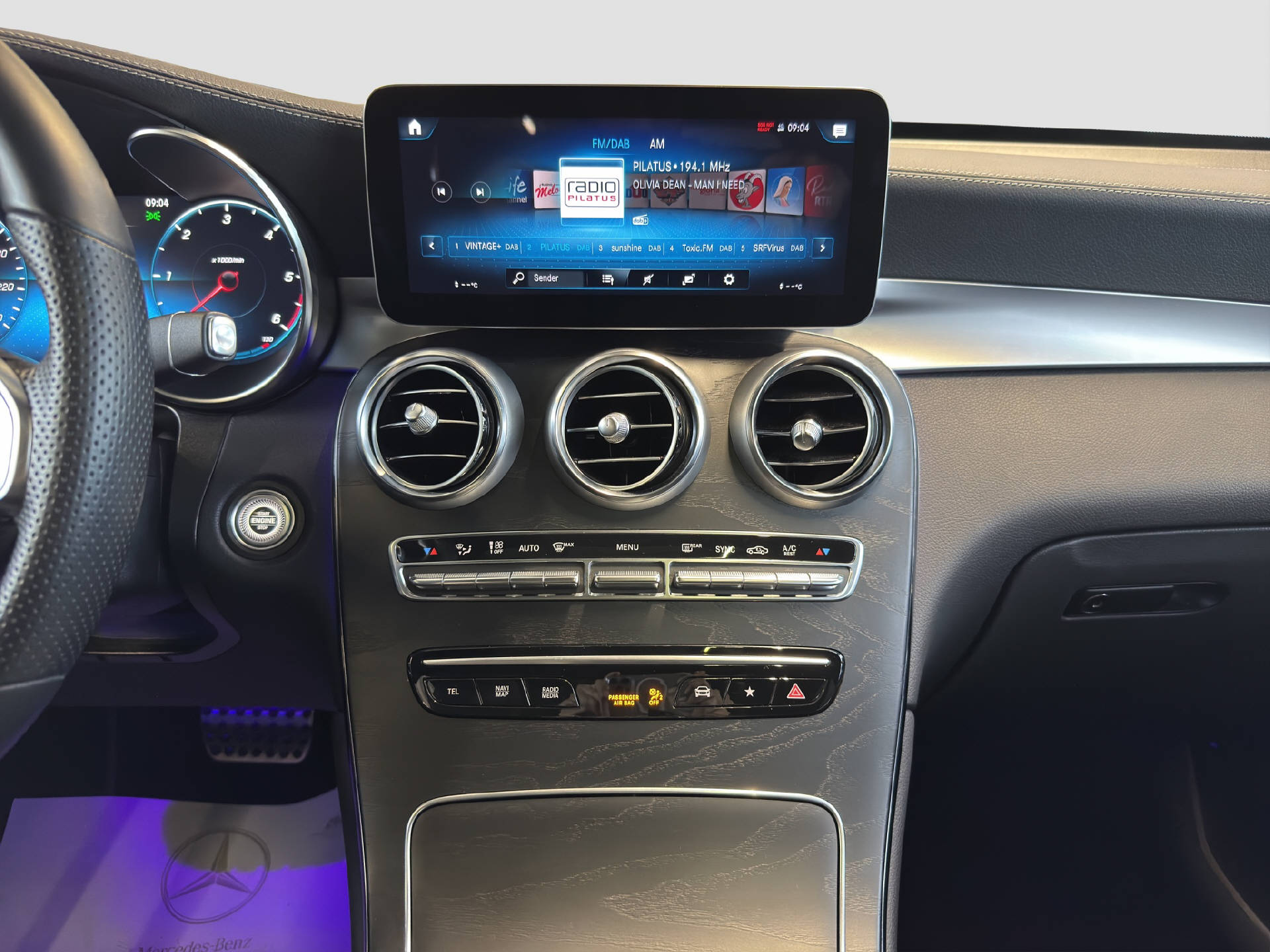 MERCEDES-BENZ GLC 300 d AMG Line 4MATIC-image-10