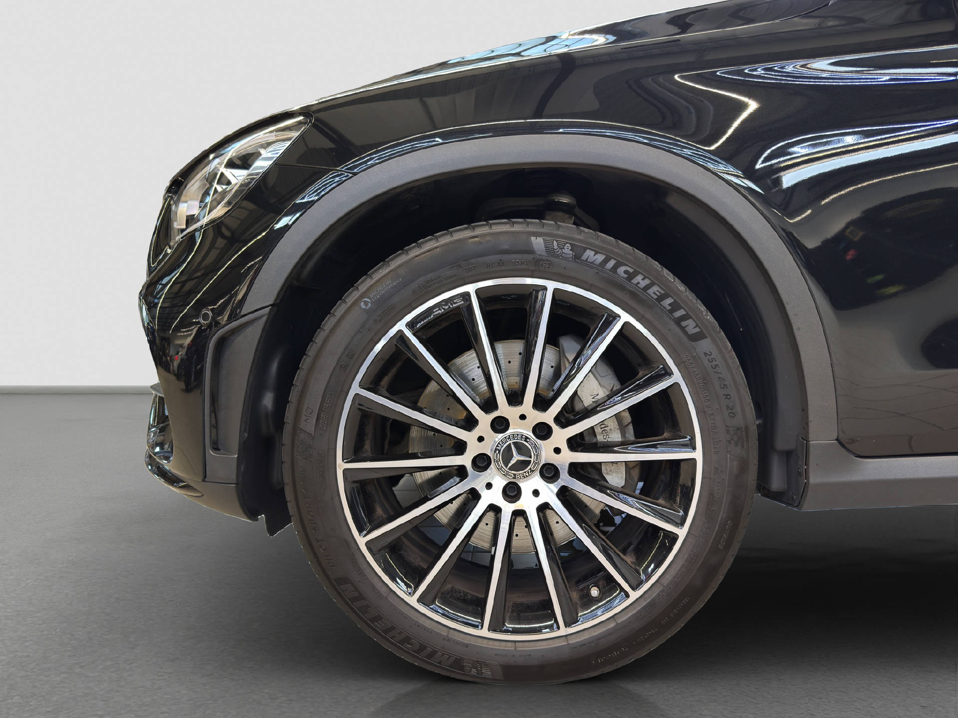 MERCEDES-BENZ GLC 300 d AMG Line 4MATIC-image-5