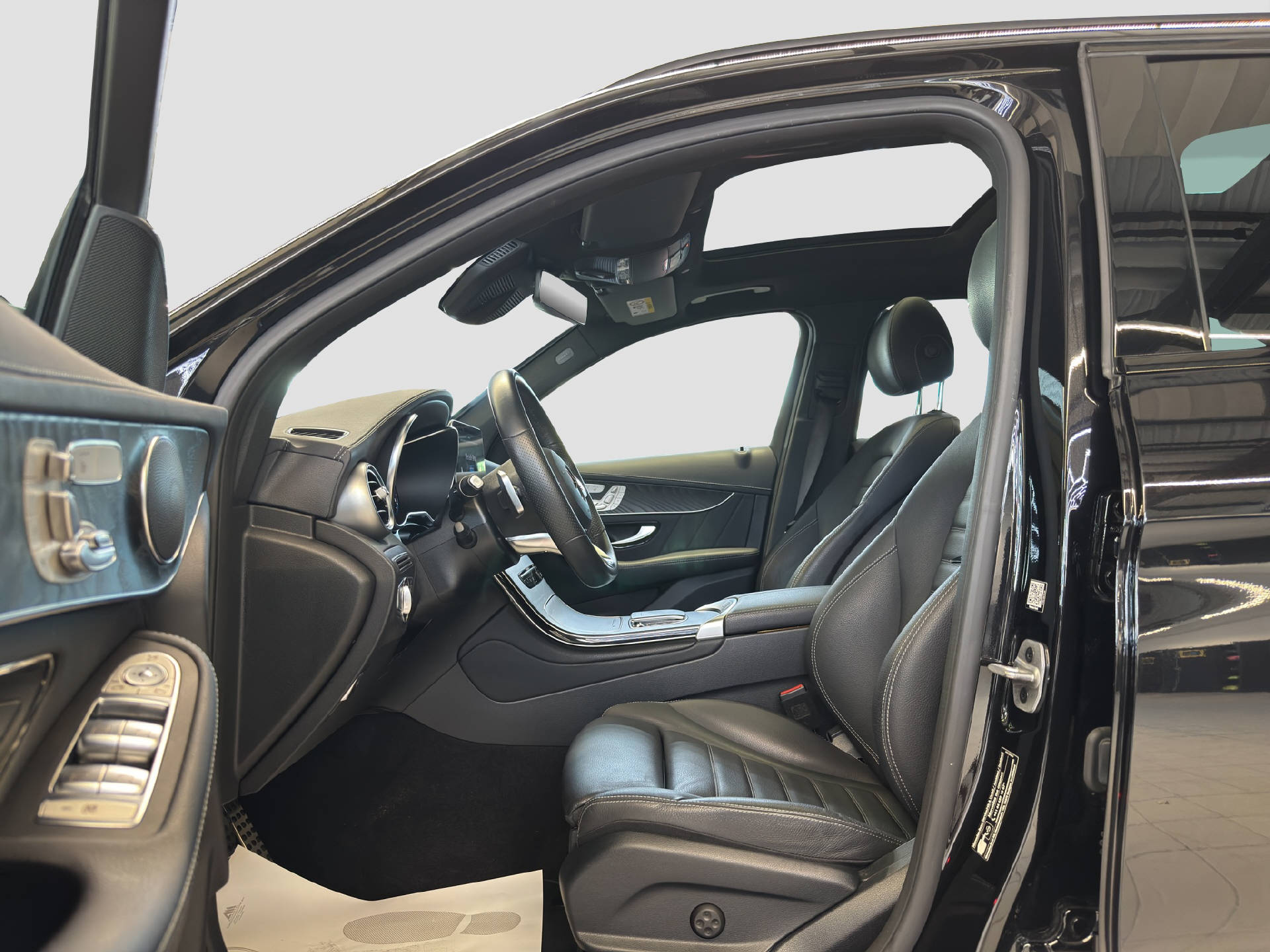 MERCEDES-BENZ GLC 300 d AMG Line 4MATIC-image-6