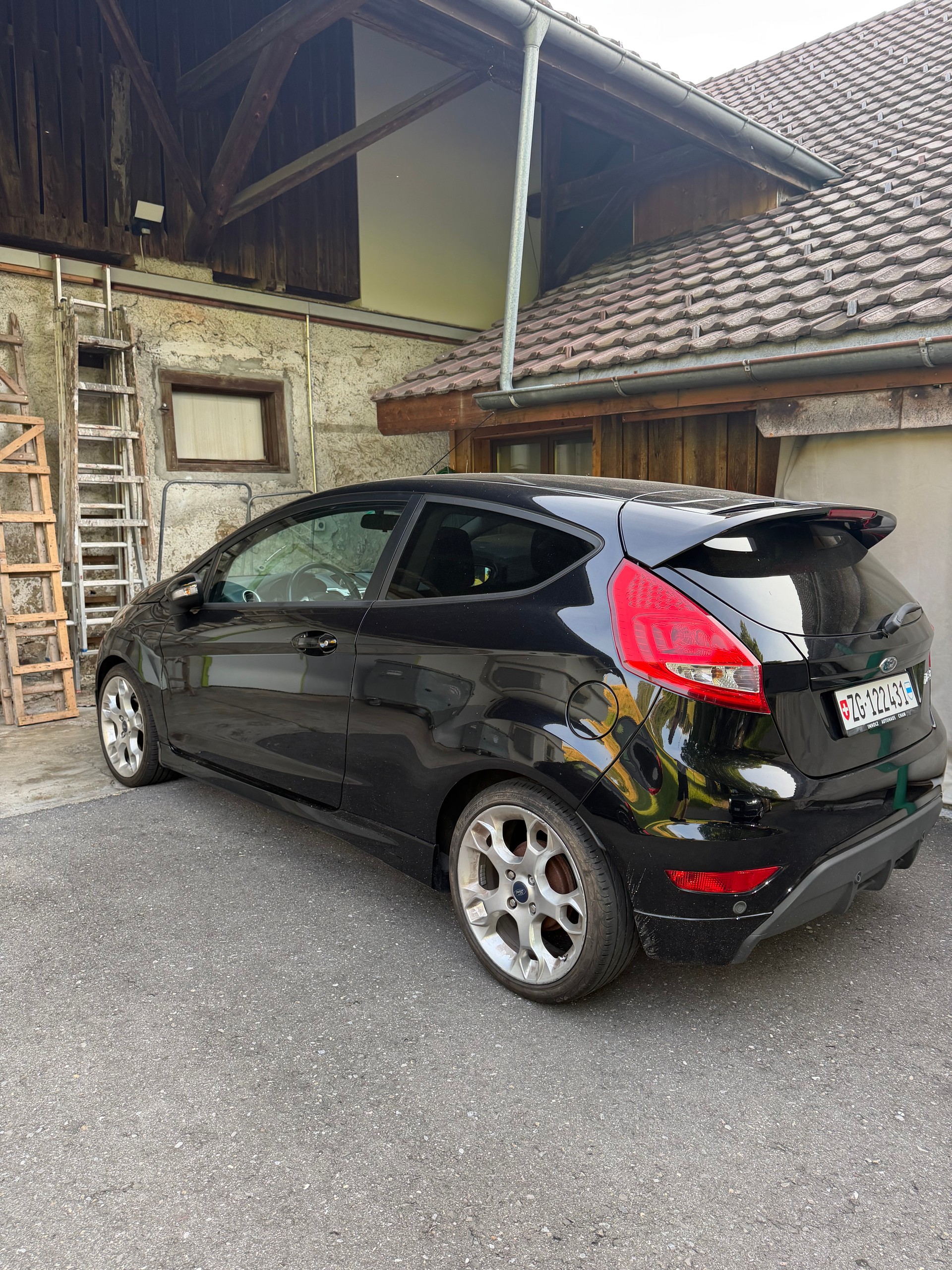 FORD Fiesta 1.6 16V Sport-image-2