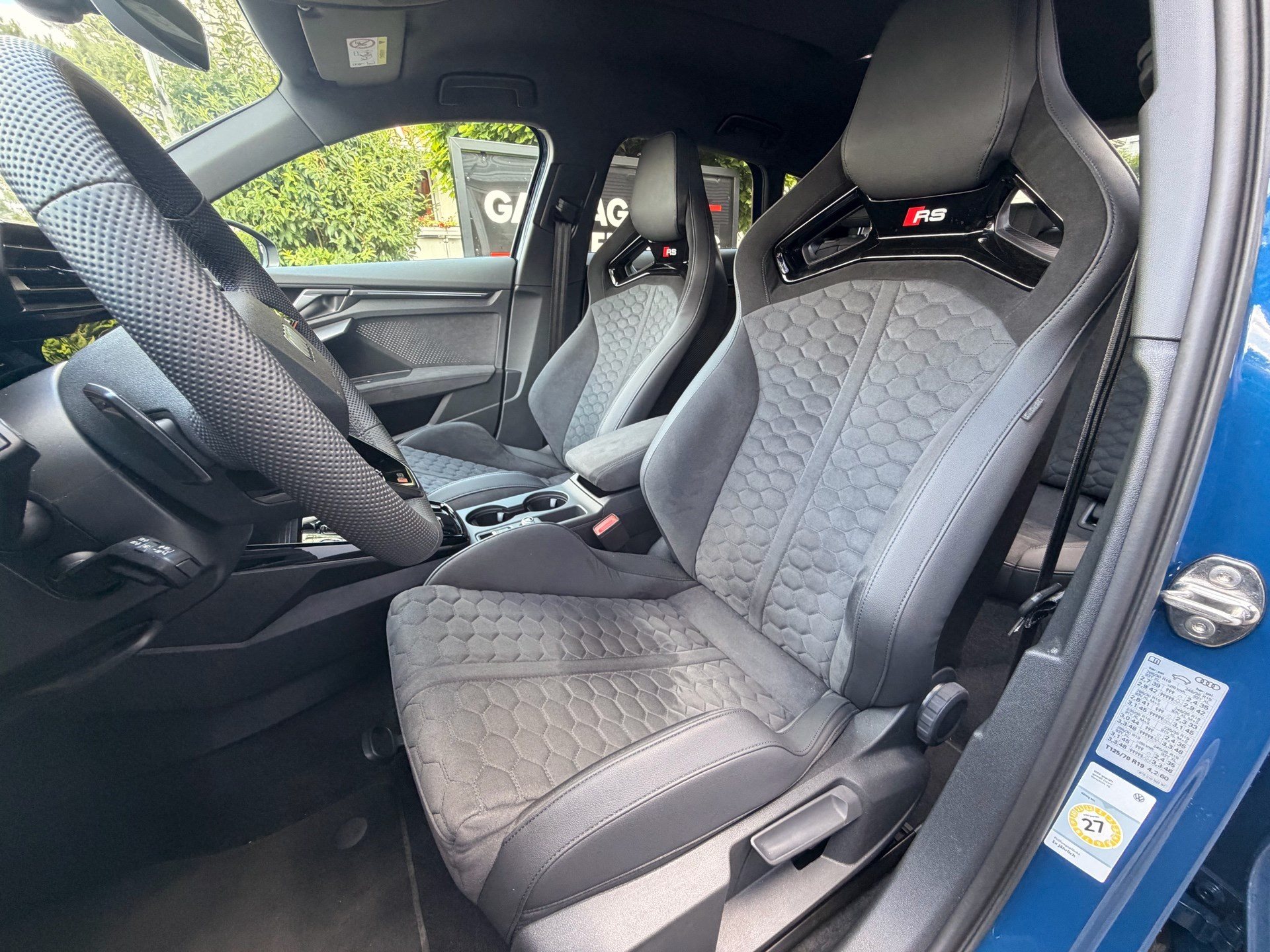 AUDI RS3 SPORTBACK 2.5 400 PS TFSI QUATTRO *** TRAUM IN ASCARIBLAU ***-image-8