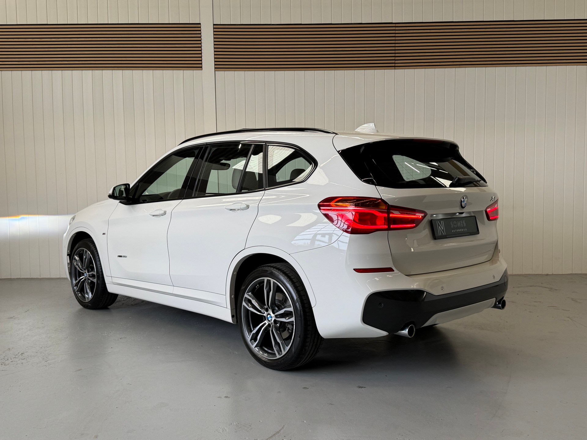 BMW X1 xDrive 25i M Sport Steptronic frisch ab MFK und Service-image-2