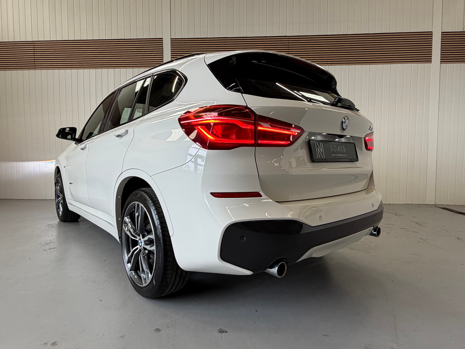 BMW X1 xDrive 25i M Sport Steptronic frisch ab MFK und Service-image-28