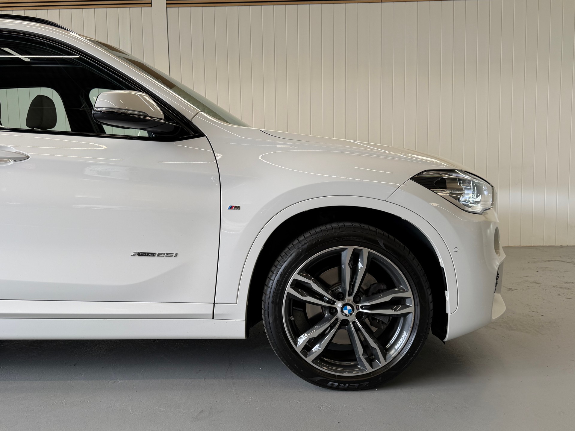 BMW X1 xDrive 25i M Sport Steptronic frisch ab MFK und Service-image-23