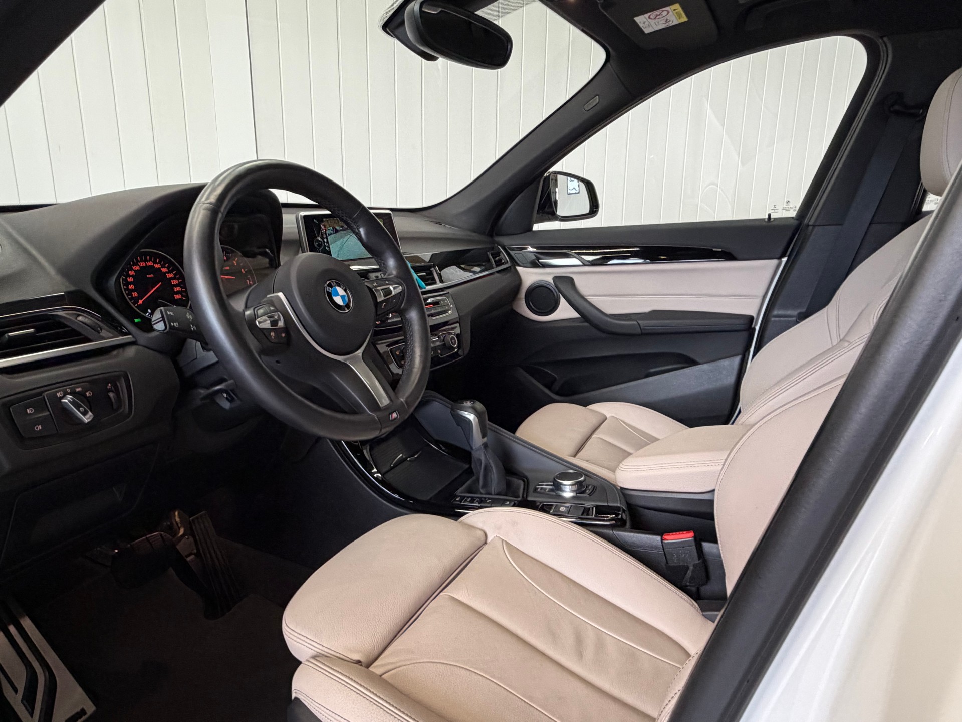 BMW X1 xDrive 25i M Sport Steptronic frisch ab MFK und Service-image-19