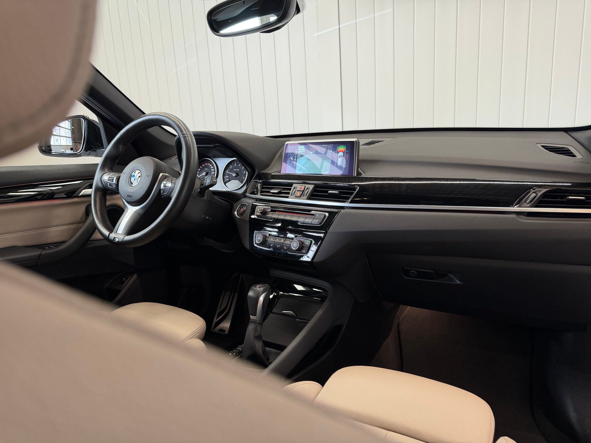 BMW X1 xDrive 25i M Sport Steptronic frisch ab MFK und Service-image-11