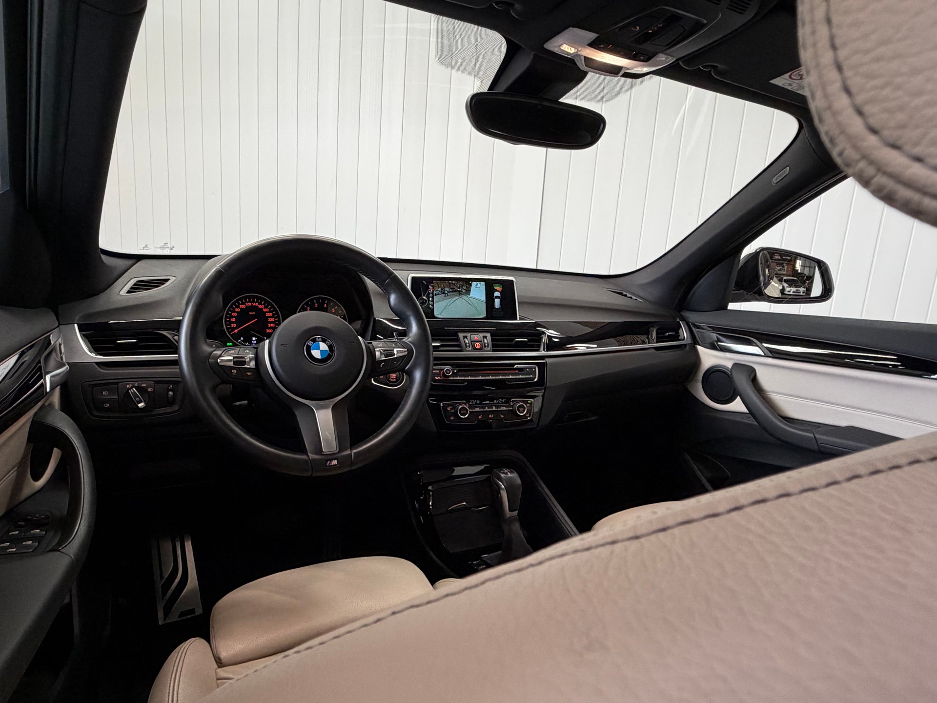 BMW X1 xDrive 25i M Sport Steptronic frisch ab MFK und Service-image-8
