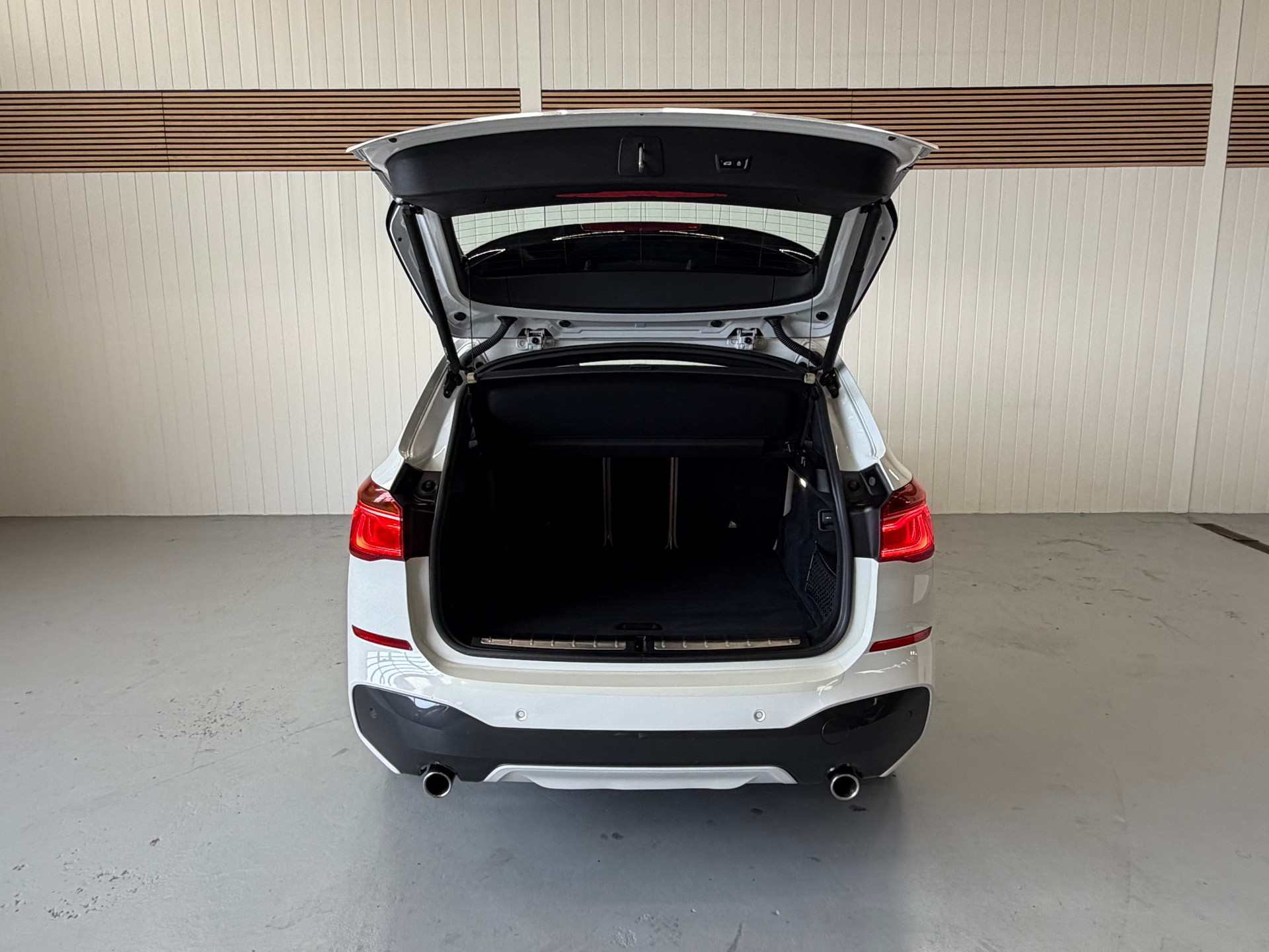 BMW X1 xDrive 25i M Sport Steptronic frisch ab MFK und Service-image-29
