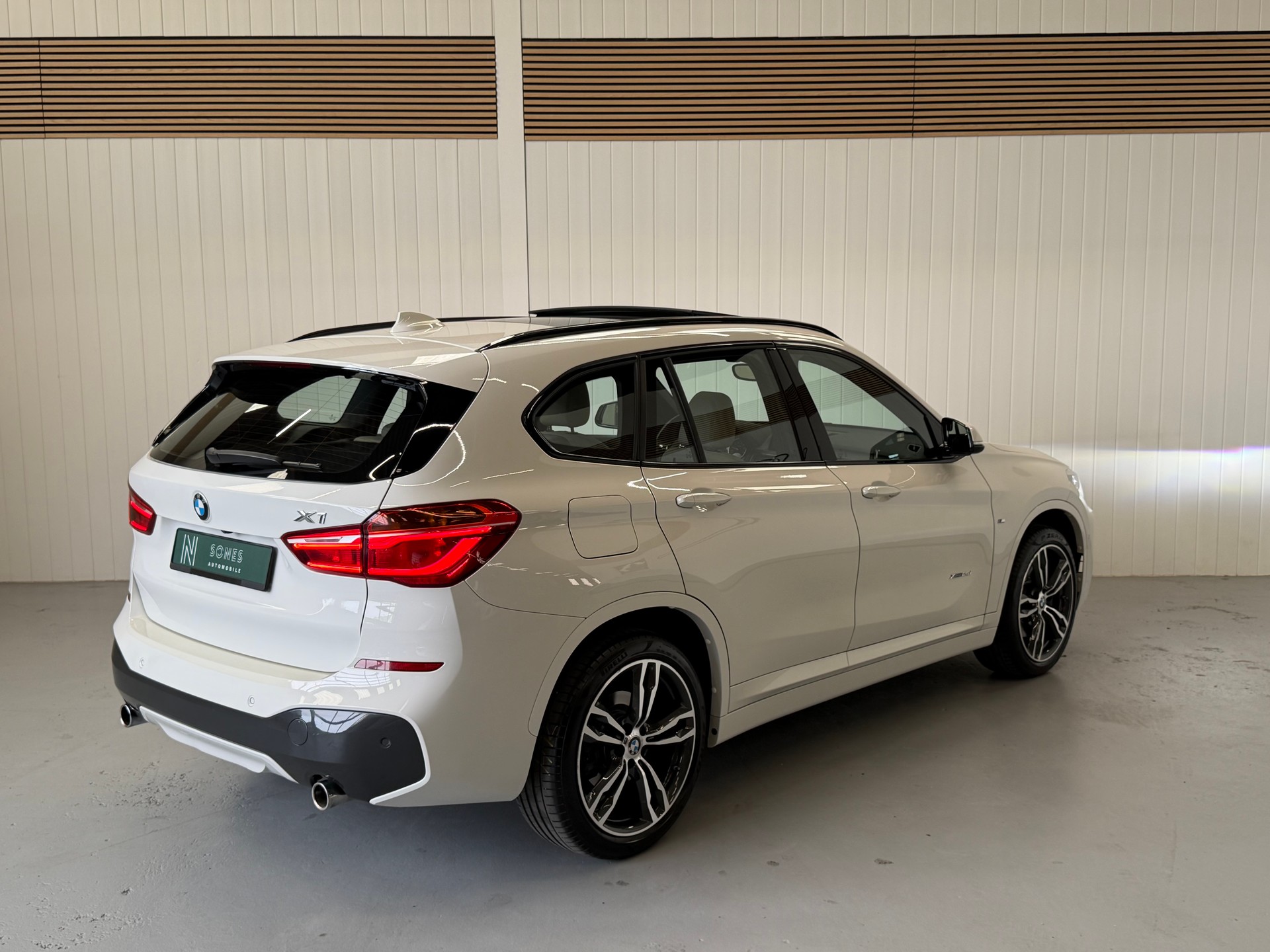 BMW X1 xDrive 25i M Sport Steptronic frisch ab MFK und Service-image-4