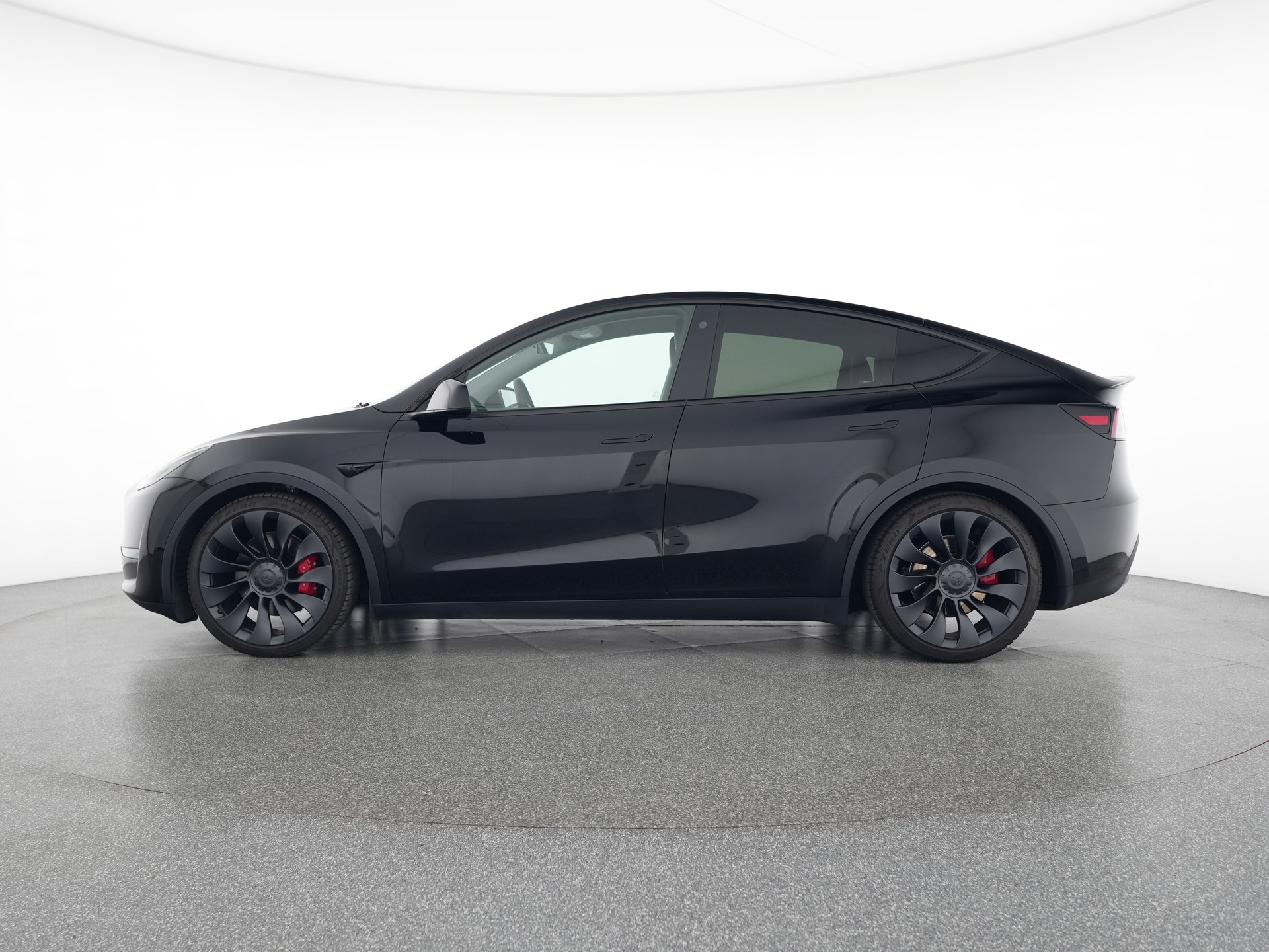 TESLA Model Y Performance Dual Motor All-Wheel Drive-image-1