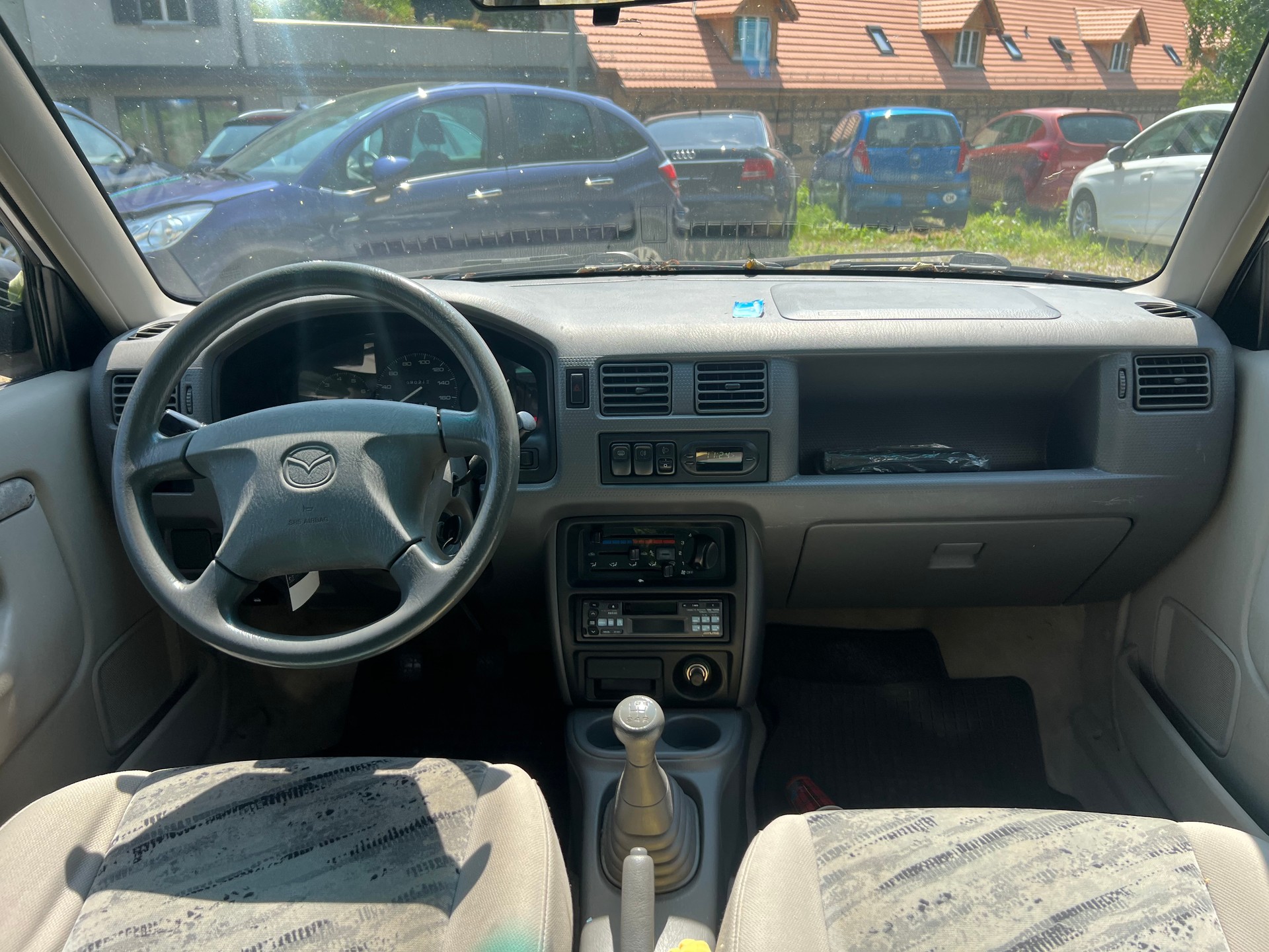 MAZDA Demio 1.5i-16-image-9